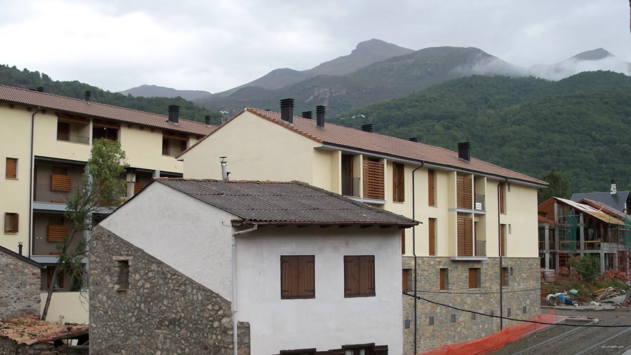 Castejón de Sos - Bisaurri - Urmella - Arasán