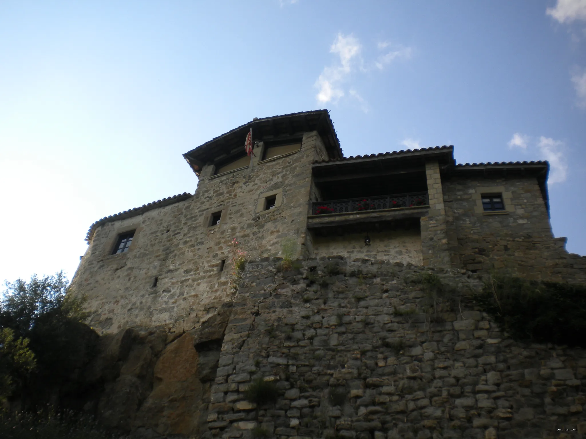 De Llaés al Castell de Milany