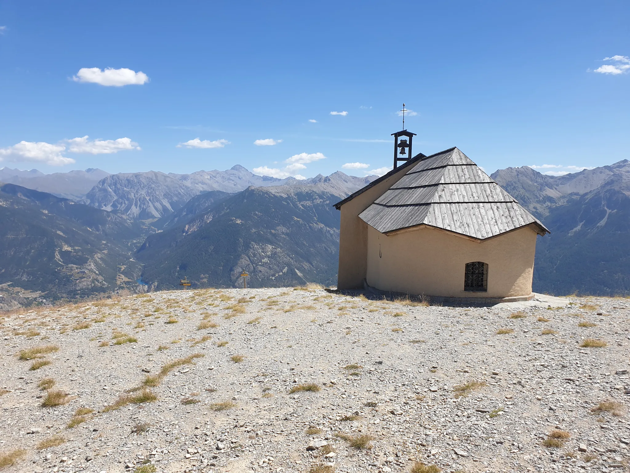 Chapelle Notre-Dame-des-Neiges de Puy-Saint-Pierre | Autor: Rc1959 | Licencja: CC BY-SA 4.0 | Źródło: Wikimedia Commons