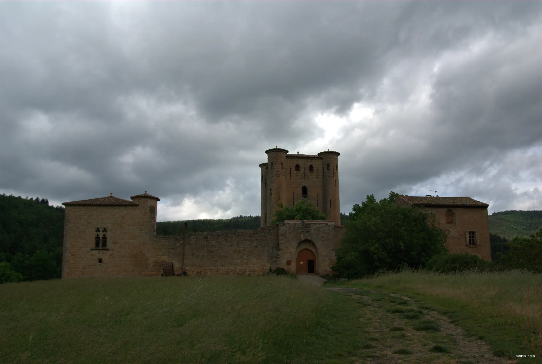 Chateau d'Arques | Autor: Ambroise1415 | Licencja: CC BY-SA 3.0 | Źródło: Wikimedia Commons