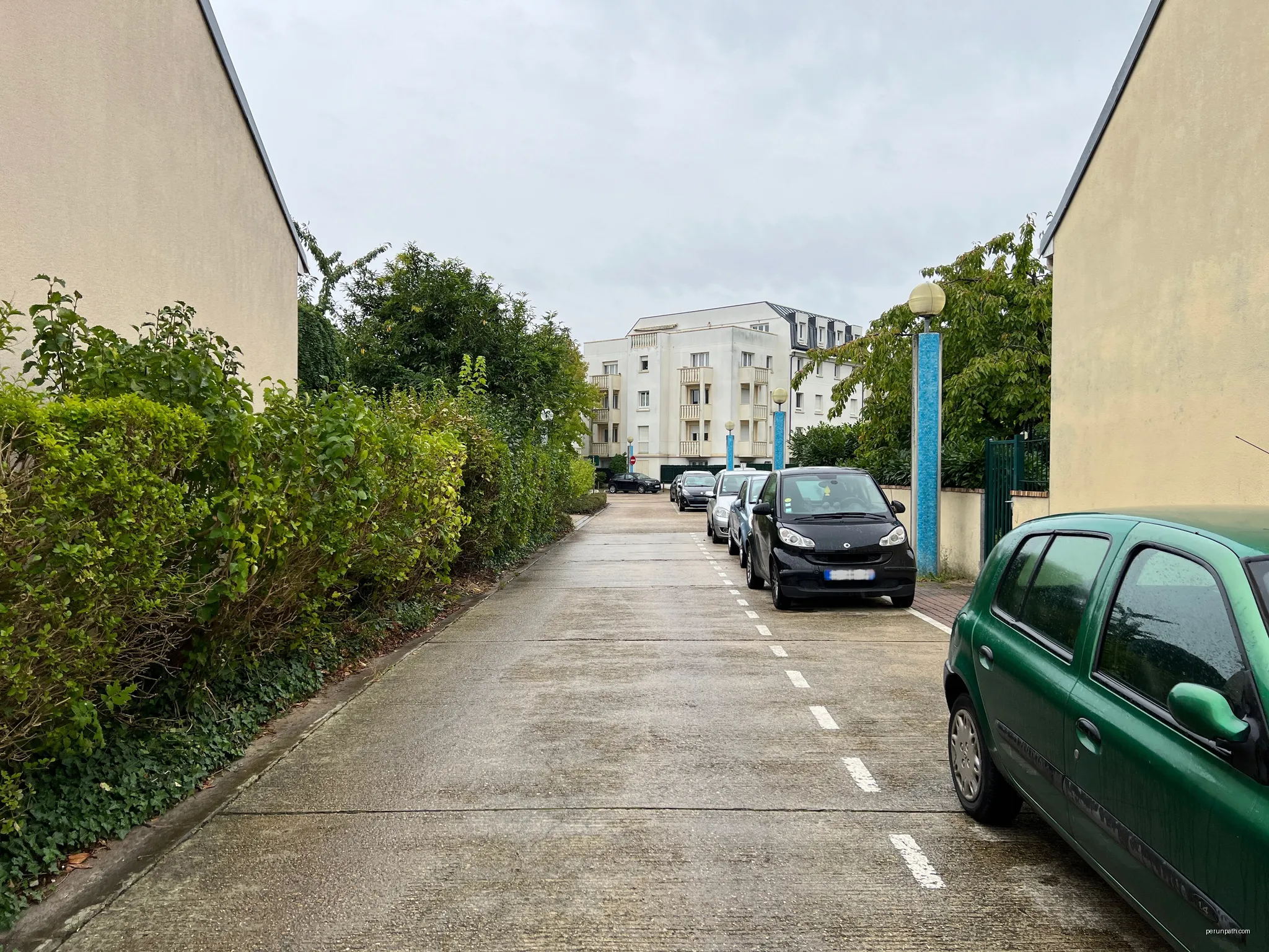 Chemin de Ronde, Noisy-le-Grand. | Autor: Chabe01 | Licencja: CC BY-SA 4.0 | Źródło: Wikimedia Commons