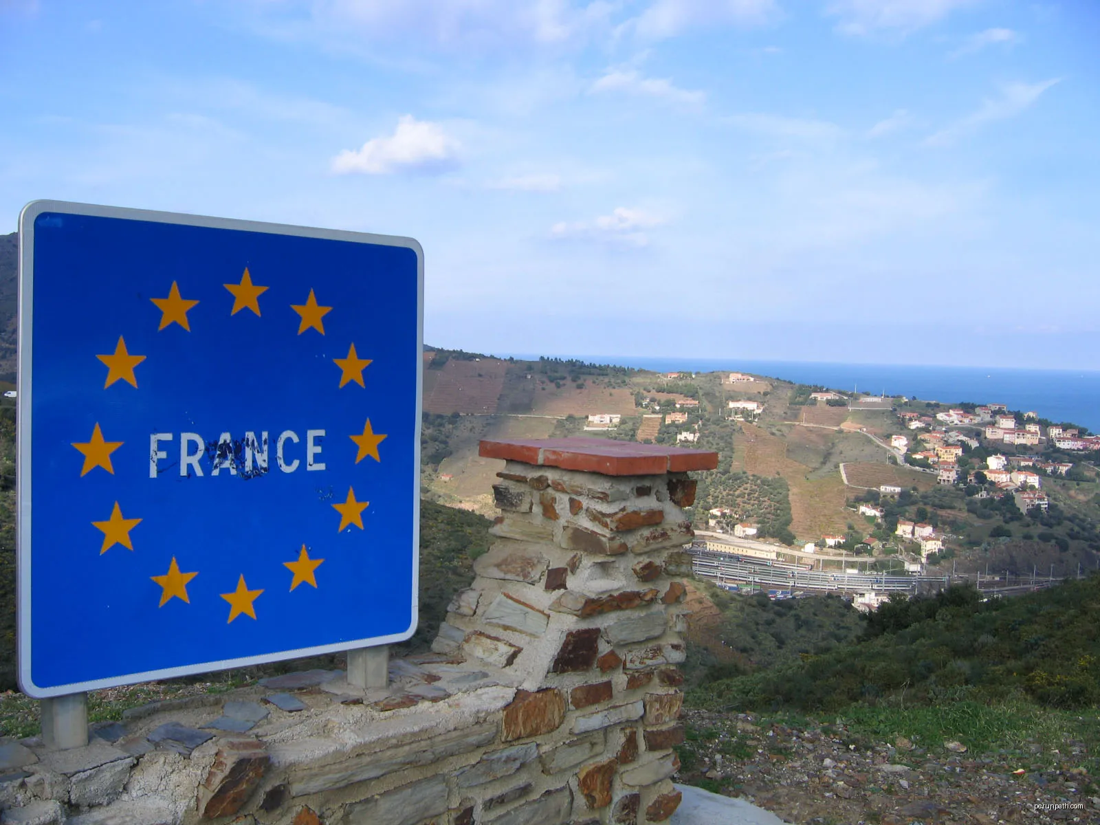 Balistres Pass on the French-Spanish border (looking towards Cerbère) | Autor: User:Icmontreal | Licencja: CC BY 2.5 | Źródło: Wikimedia Commons