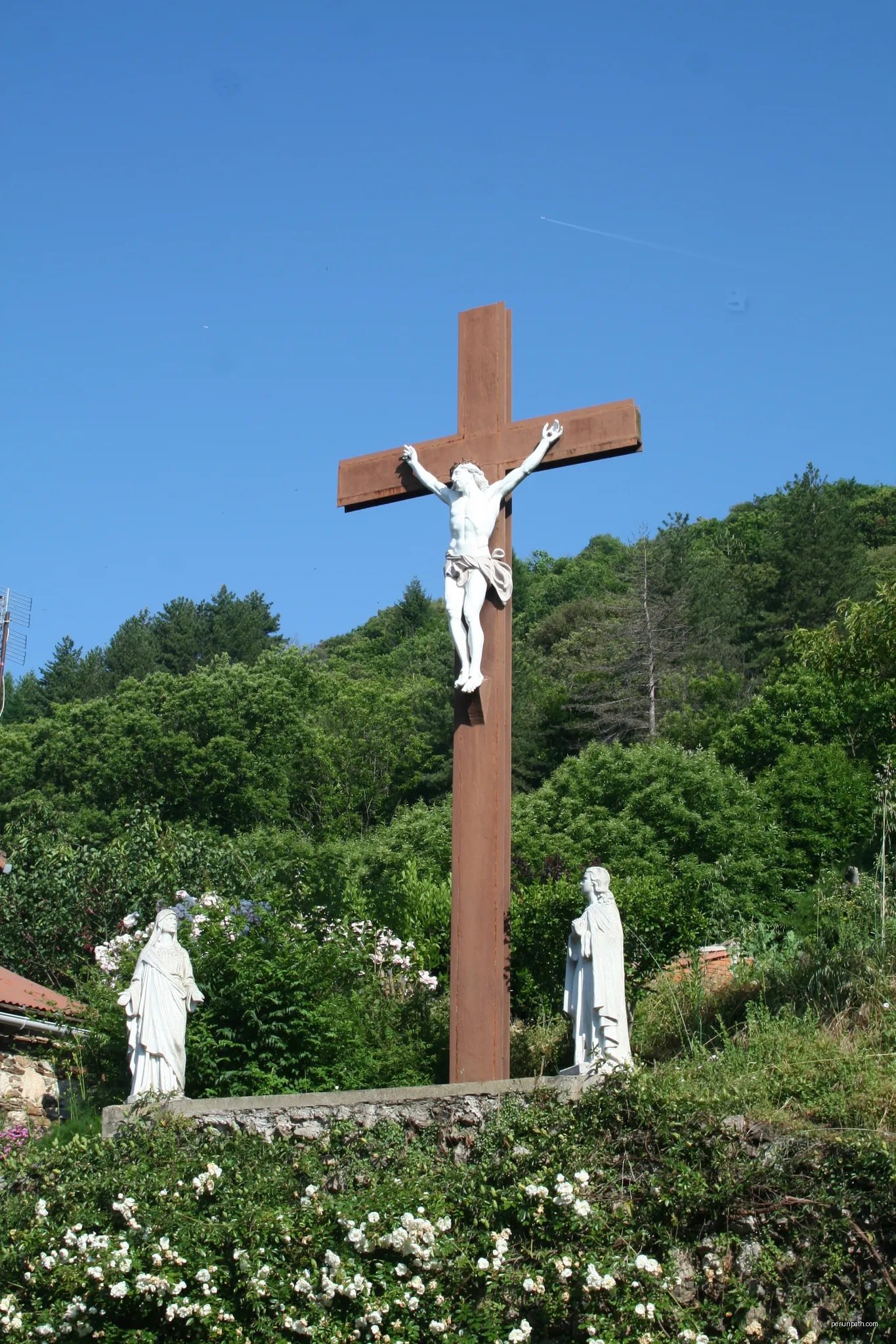 Colombières-sur-Orb (Hérault) -  calvaire. | Autor: Fagairolles 34 | Licencja: CC BY-SA 4.0 | Źródło: Wikimedia Commons