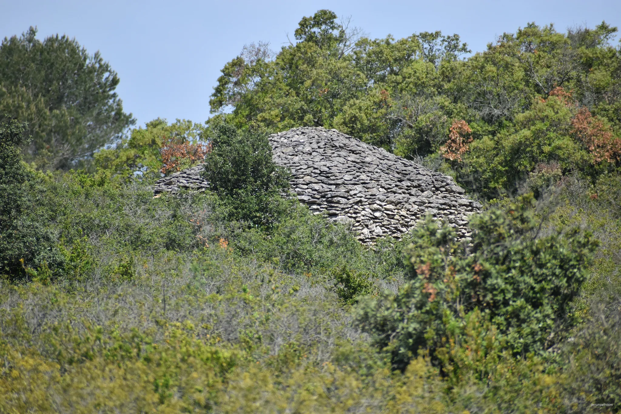 Les Capitelles - Le Ruisseau de la Garrigue