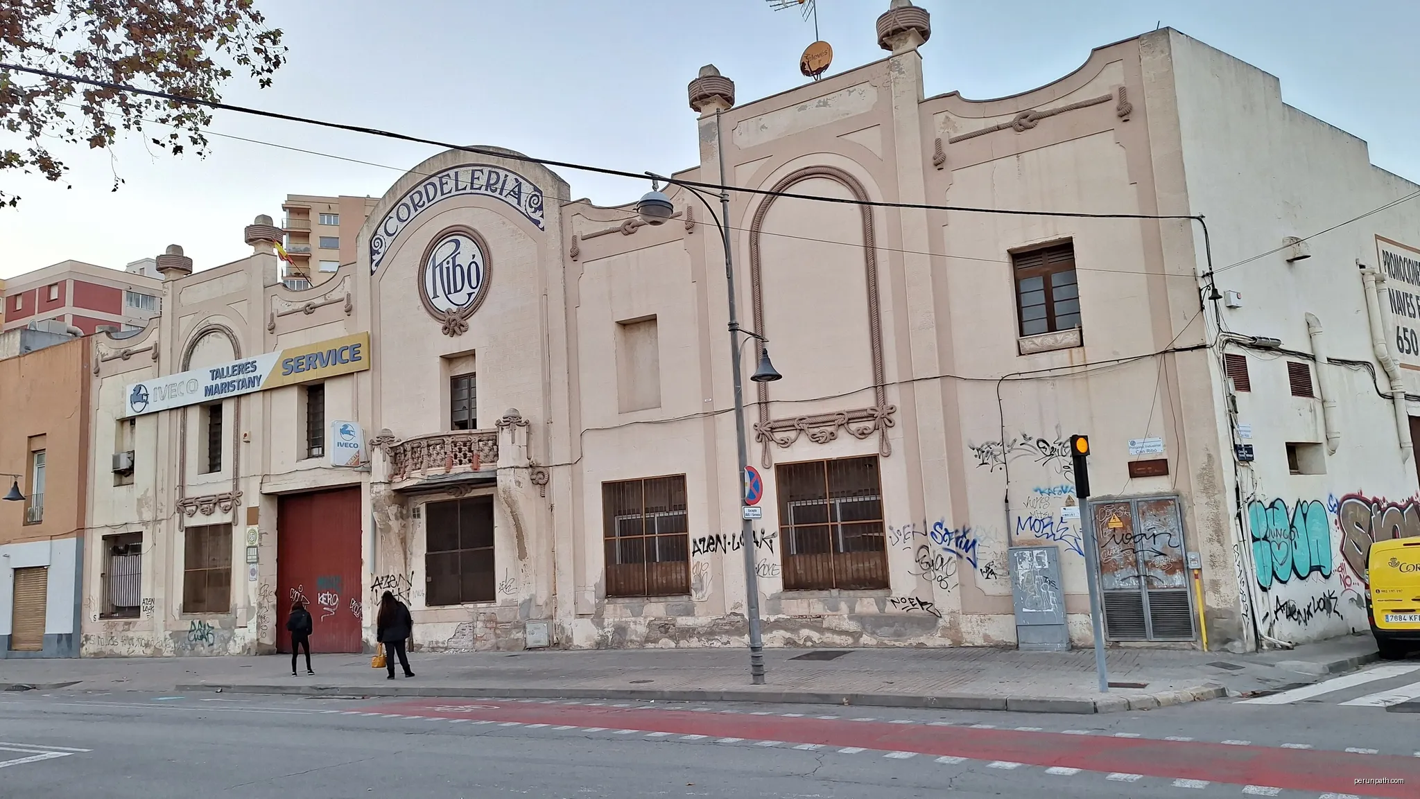 Corderia Ribó - Badalona | Autor: Pere López Brosa | Licencja: CC BY-SA 4.0 | Źródło: Wikimedia Commons