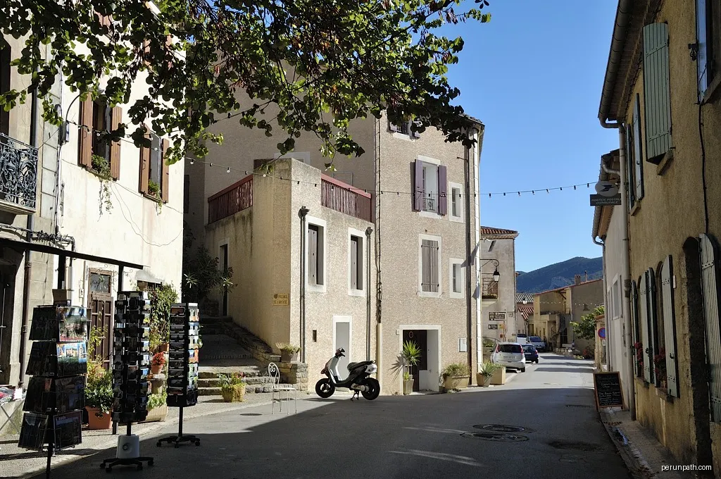 Cucugnan | Autor: Doronenko | Licencja: CC BY-SA 3.0 | Źródło: Wikimedia Commons