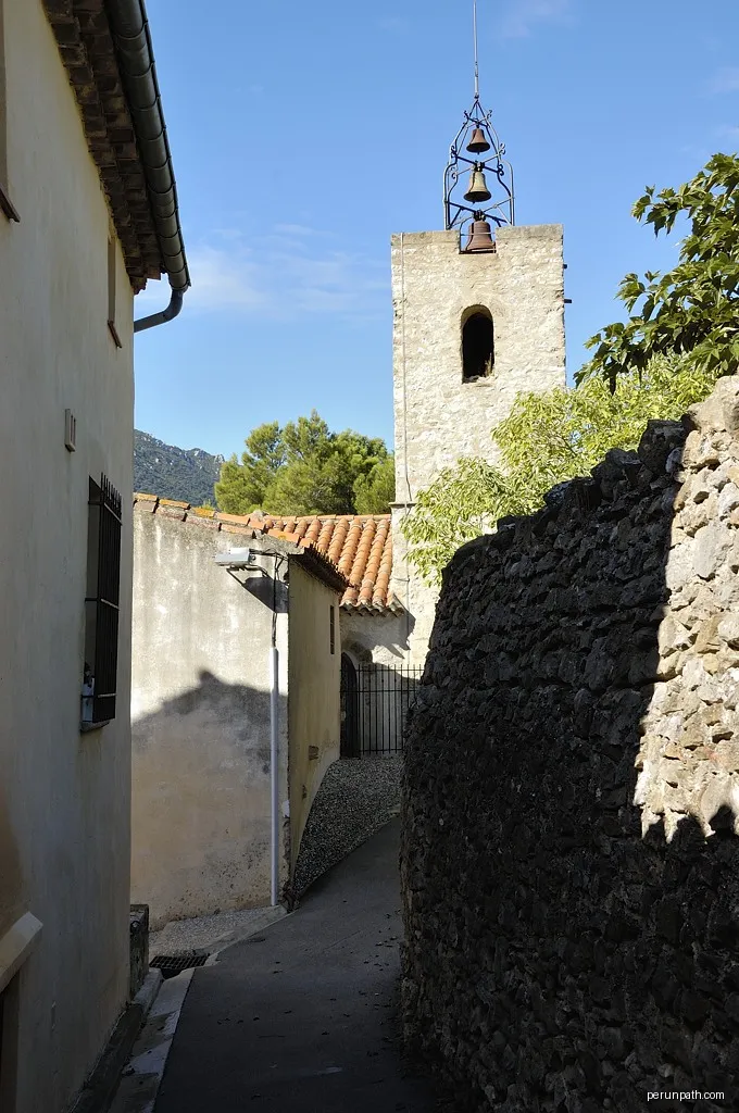 Cucugnan | Autor: Doronenko | Licencja: CC BY-SA 3.0 | Źródło: Wikimedia Commons