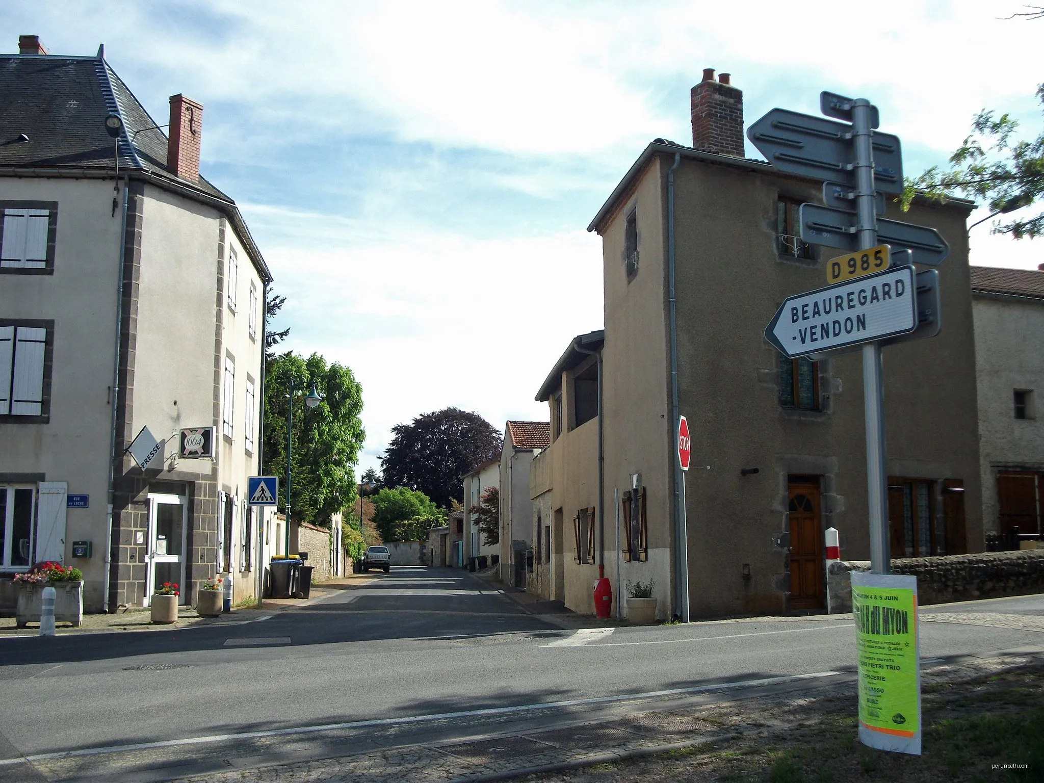 La Croix des Rameaux et le Puy St Jean