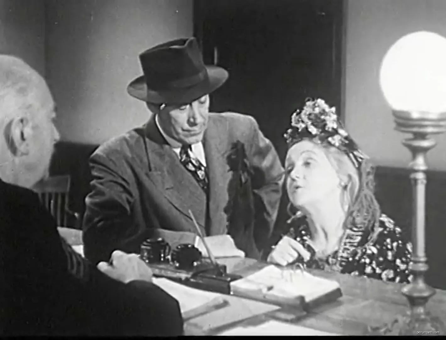 Cheerio Meredith in A Fig Leaf for Eve (Desirable Lady) - cropped screenshot | Autor: Film screenshot (Monogram Pictures) | Licencja: Public domain | Źródło: Wikimedia Commons