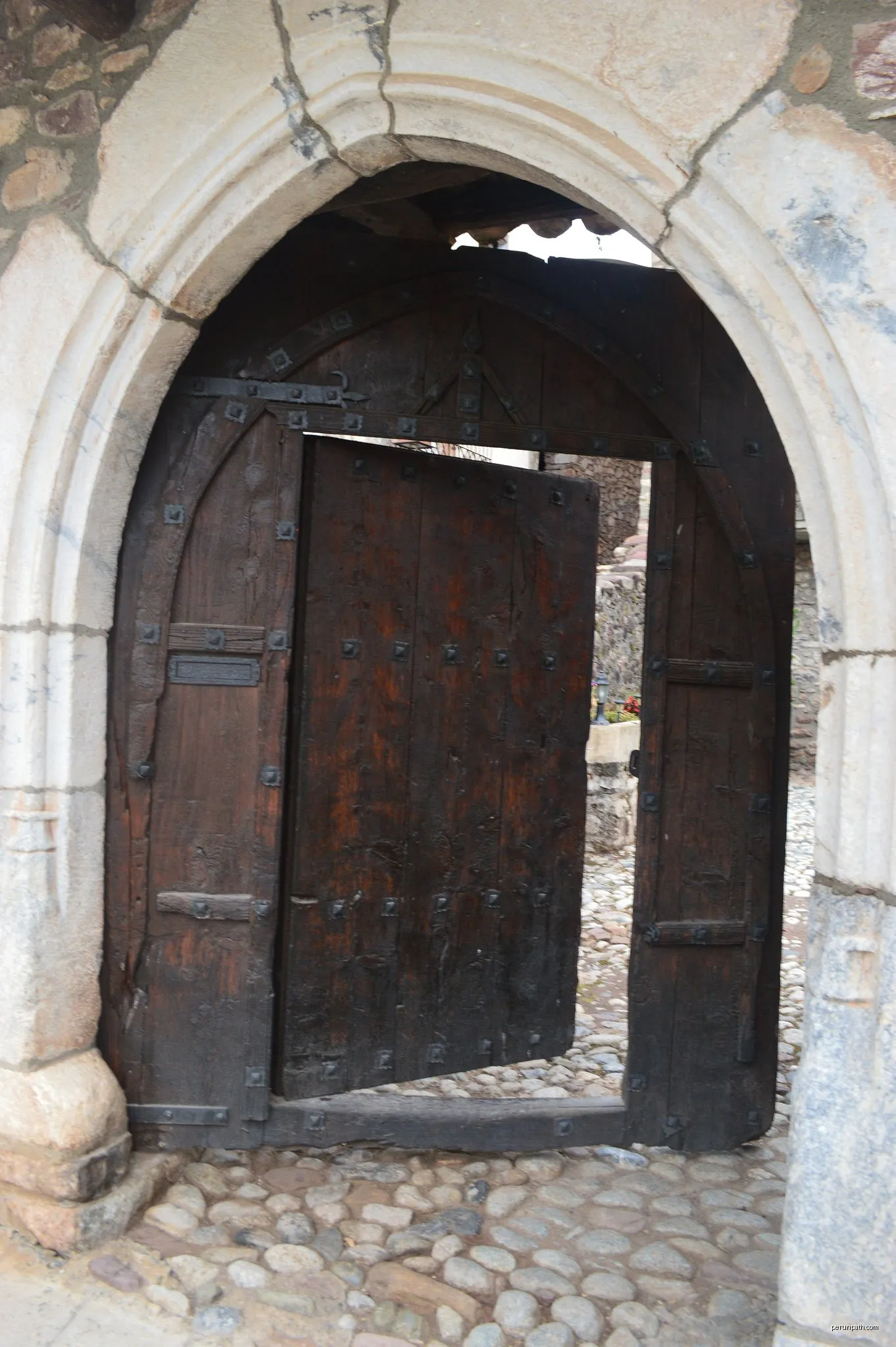 Castejón de Sos - Bisaurri - Urmella - Arasán