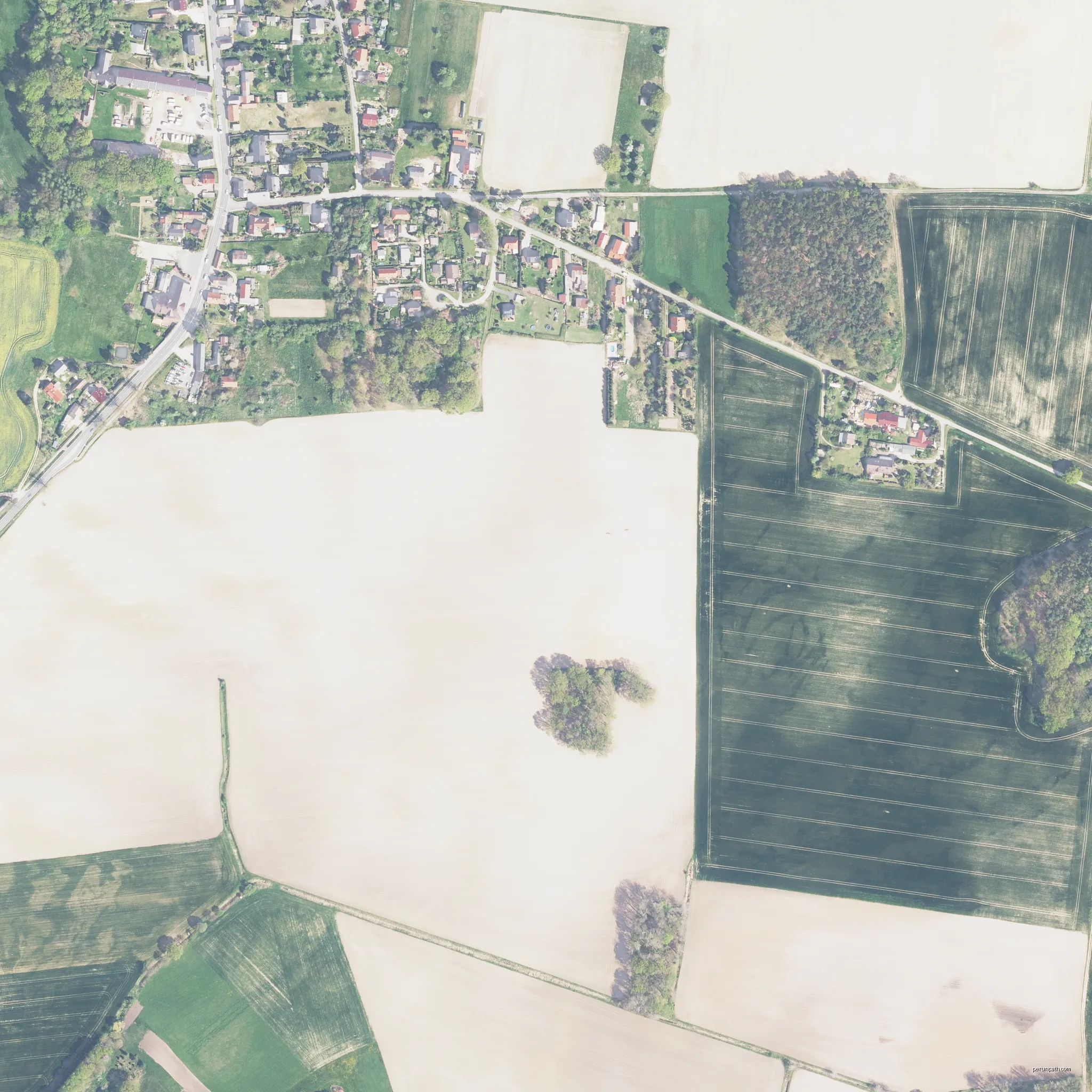 Digital orthophoto of Spree-Neiße in Brandenburg | Autor: GeoBasis-DE / LGB | Licencja: dl-de/by-2-0 | Źródło: Wikimedia Commons