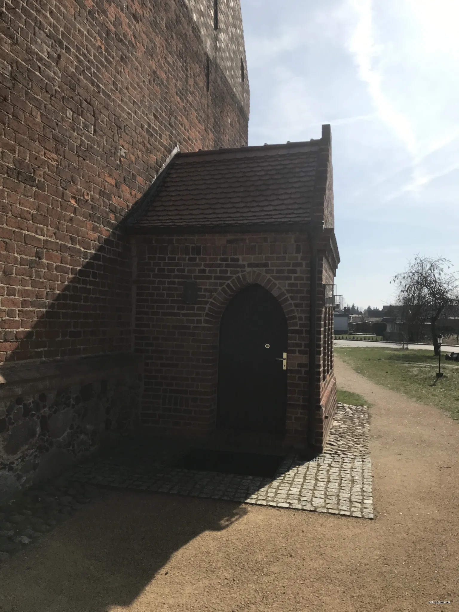 Dorfkirche Briesen (Burg/Spreewald) im Landkreis Dahme-Spreewald in Brandenburg | Autor: Assenmacher | Licencja: CC BY-SA 4.0 | Źródło: Wikimedia Commons