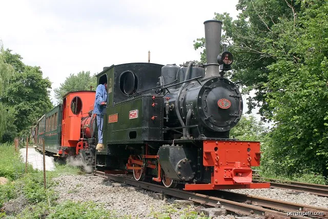 Double traction vapeur d'un train du RRR lors du 30ème anniversaire de l'association | Autor: Serge Hoogsteyn | Licencja: CC BY-SA 3.0 | Źródło: Wikimedia Commons