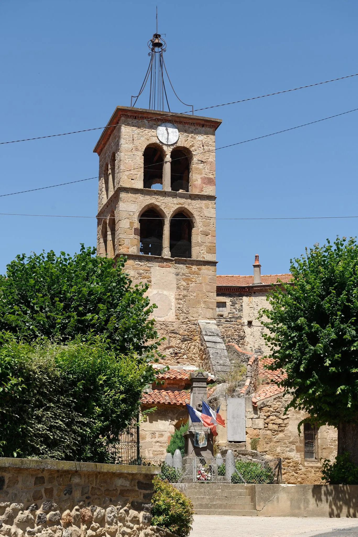 Villeneuve, Boudes, Chalus