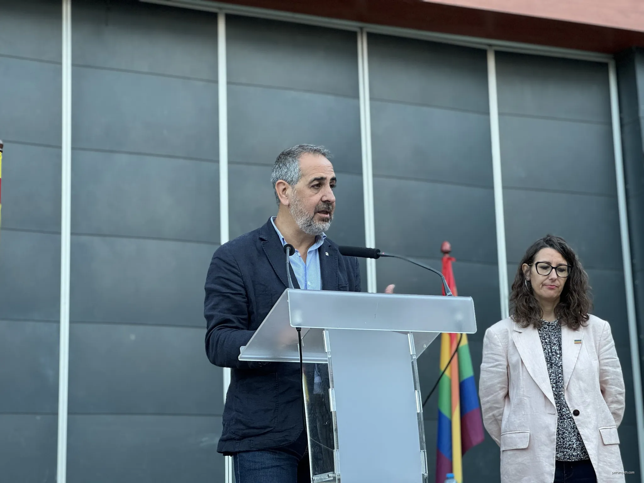 El delegat Joan Borràs i Alborch en l¿acte del Dia Internacional per a l'Alliberament LGBTI+ a la vegueria de Barcelona. | Autor: Government of Catalonia | Licencja: Attribution | Źródło: Wikimedia Commons