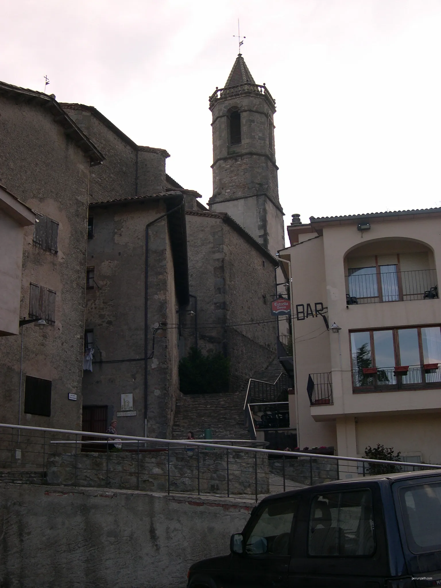 Església de Sant Hilari de Vidrà.  (Vidrà). | Autor: pere prlpz | Licencja: CC BY-SA 3.0 | Źródło: Wikimedia Commons