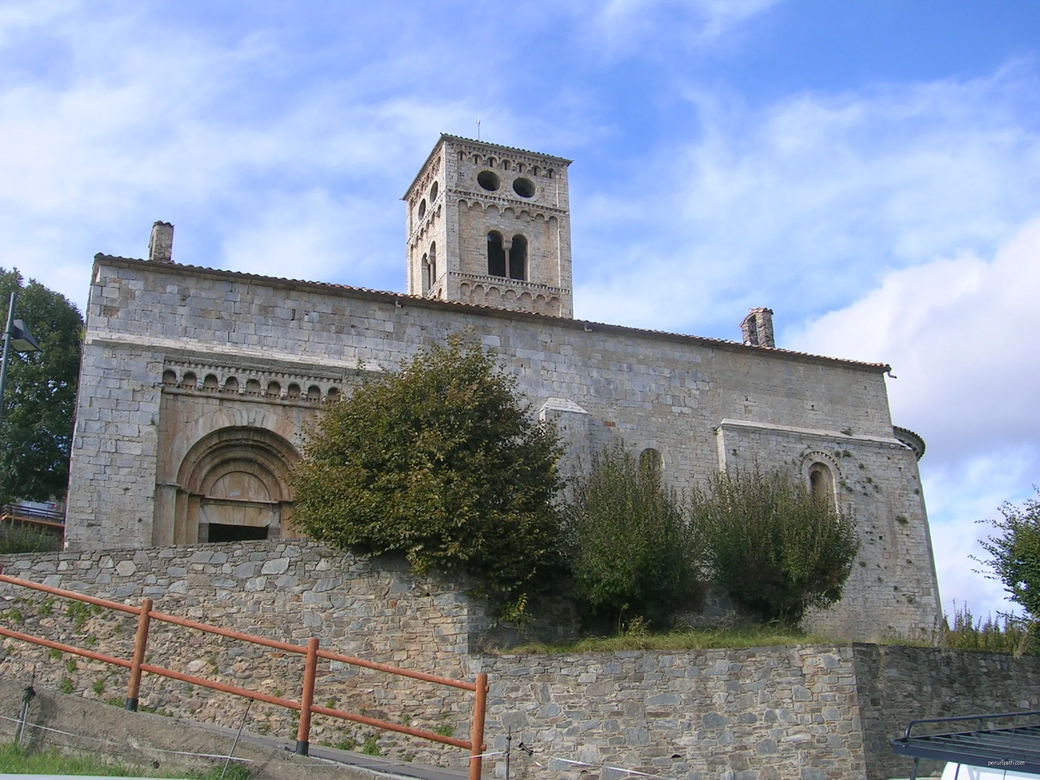 Santa Cecília de Molló's Church, Molló, Catalonia. | Autor: Xtv | Licencja: Public domain | Źródło: Wikimedia Commons