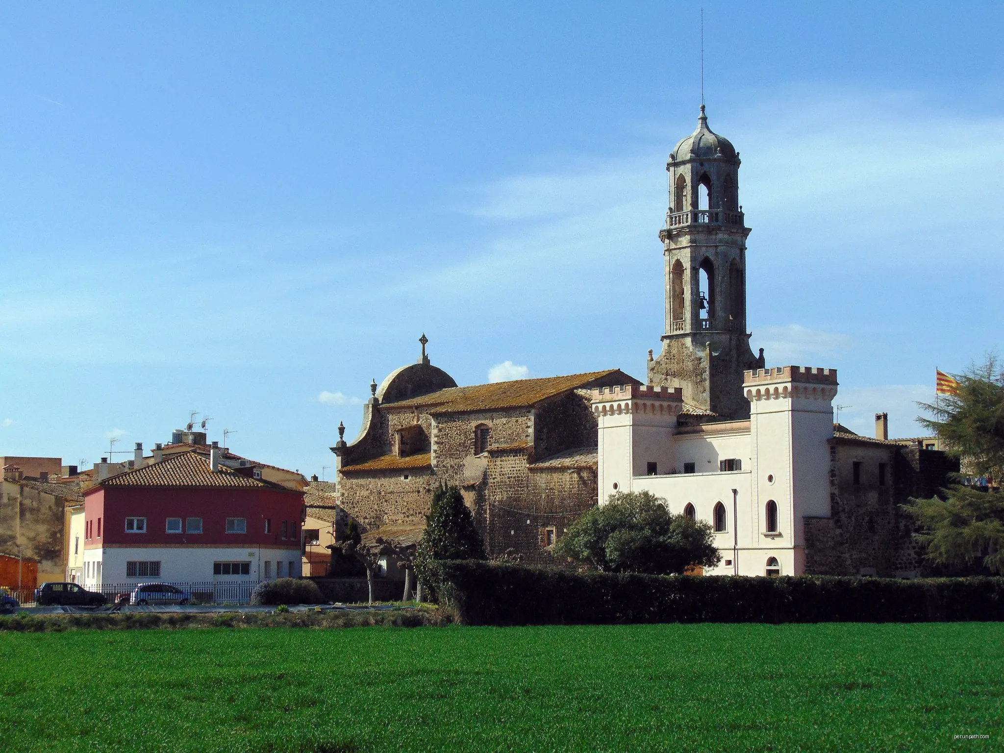 Castell de Vilobí d'Onyar | Autor: Josep Maria Viñolas Esteva | Licencja: CC BY 2.0 | Źródło: Wikimedia Commons