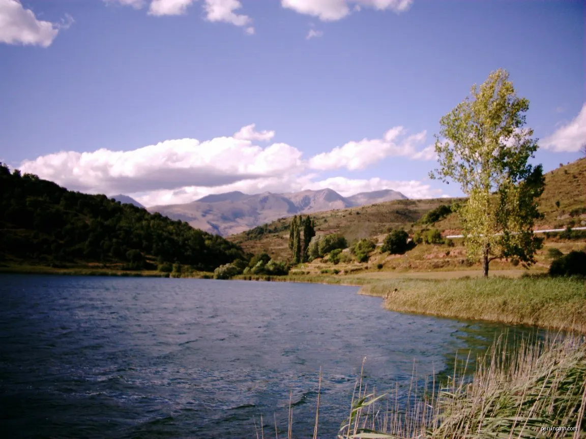 Estany de Montcortès i Bosc Encantat