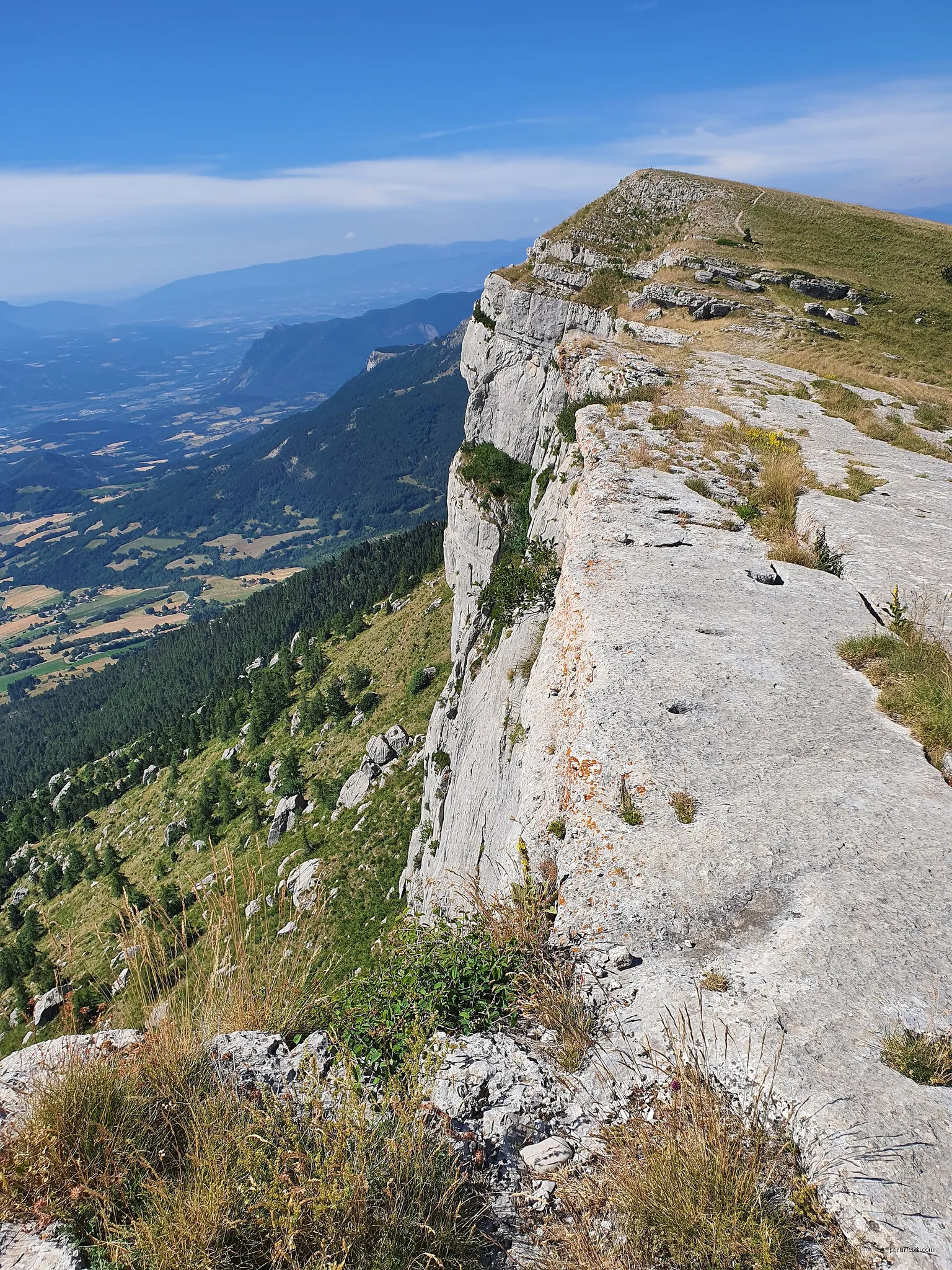 Céüse Cliff | Autor: Yann | Licencja: CC BY-SA 4.0 | Źródło: Wikimedia Commons