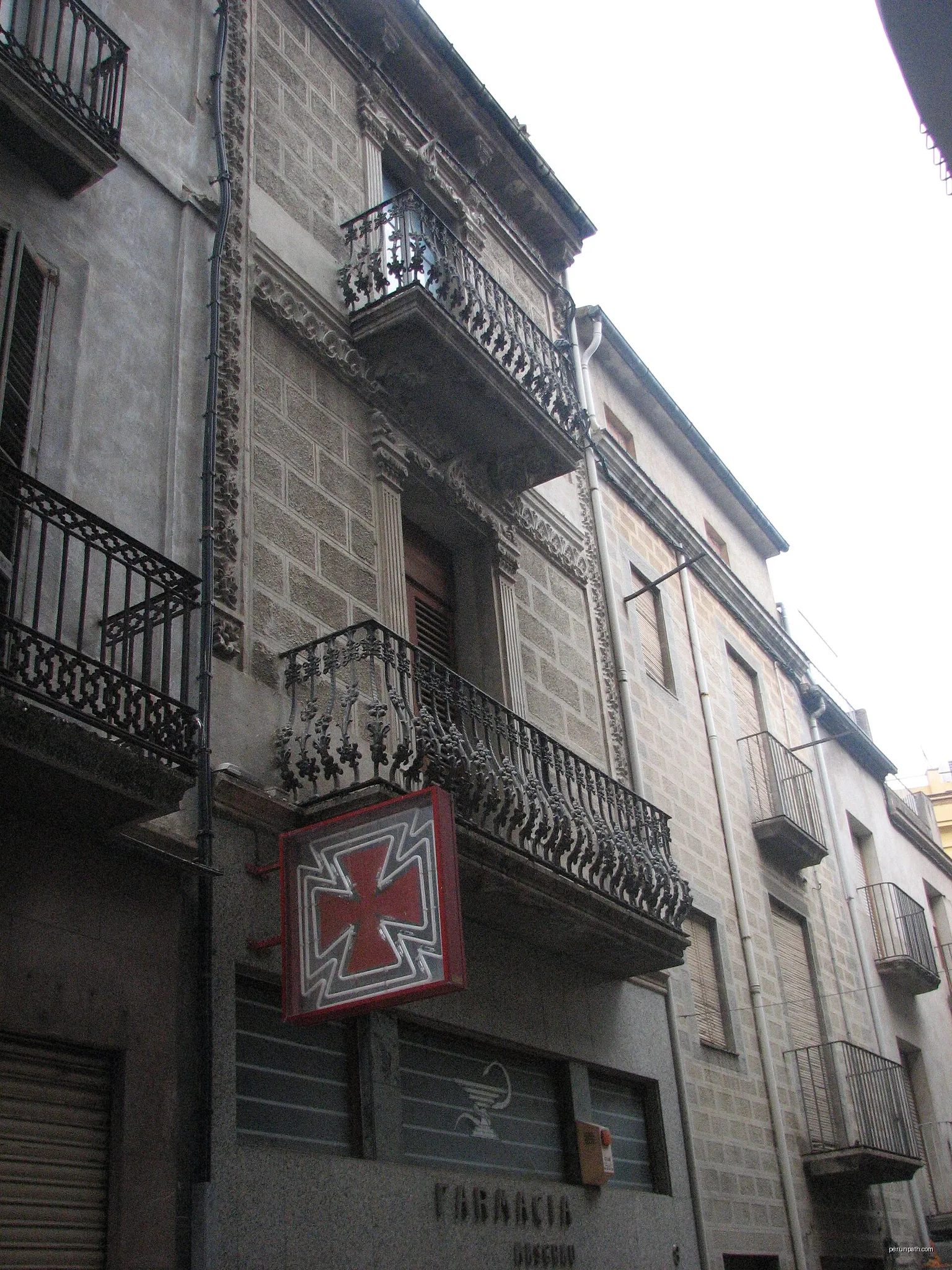 Farmàcia Boadella (Banyoles) | Autor: Joan301009 | Licencja: CC BY-SA 3.0 | Źródło: Wikimedia Commons