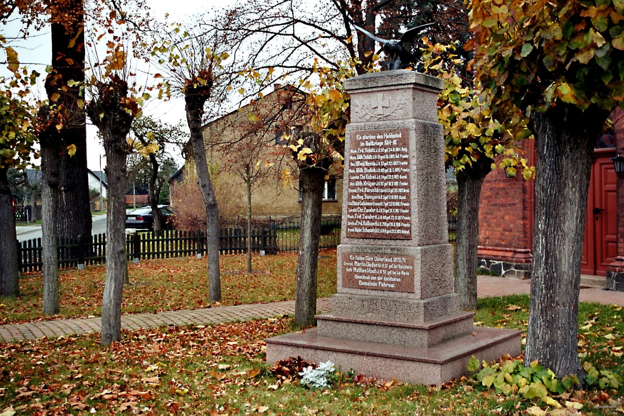 Fehrow (Schmogrow-Fehrow), the war memorial | Autor: Dguendel | Licencja: CC BY 4.0 | Źródło: Wikimedia Commons