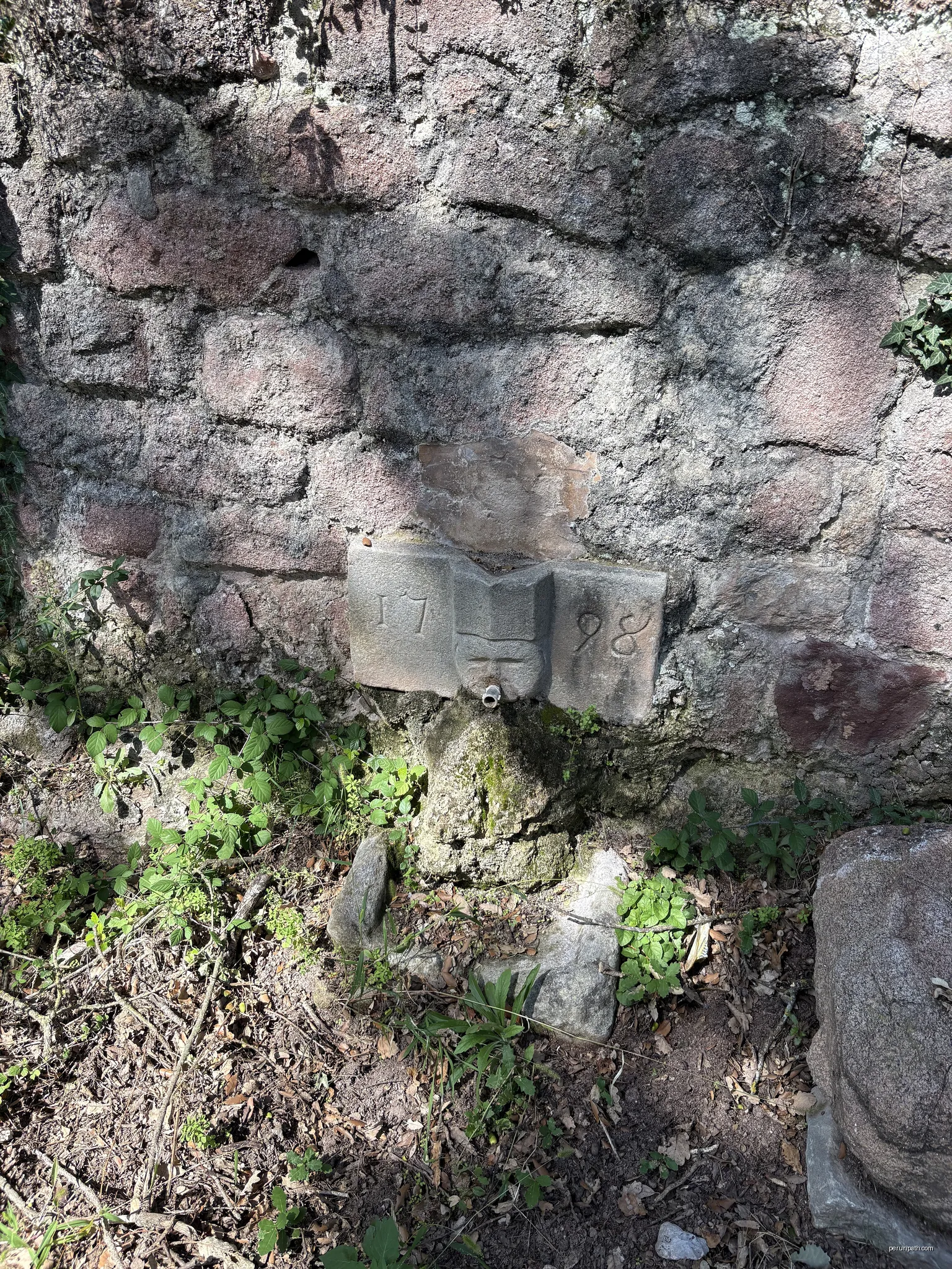 Font dels Bassalots al terme de Vilanova de Sau | Autor: Wikiwiki | Licencja: CC BY 4.0 | Źródło: Wikimedia Commons
