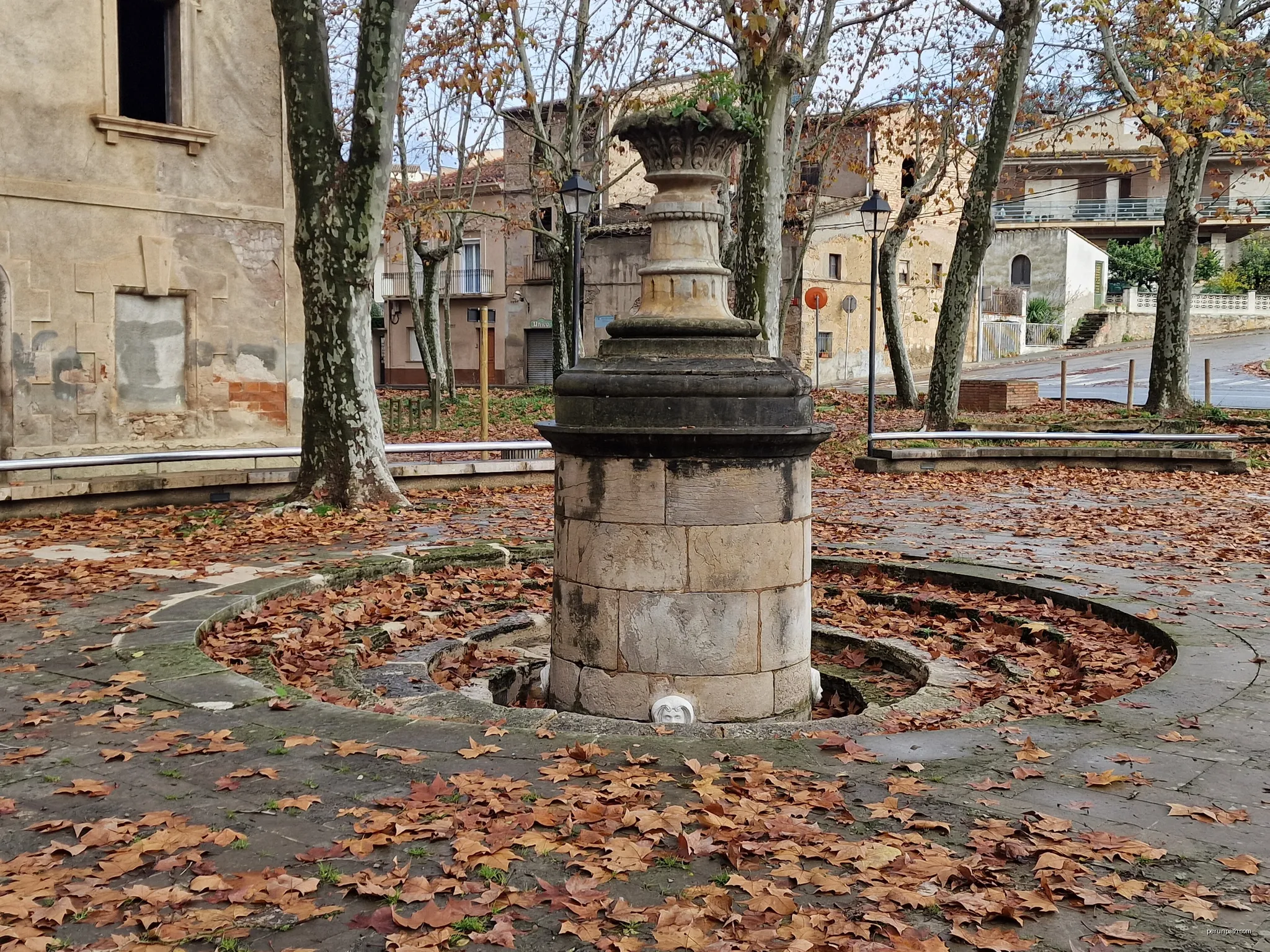font Pudosa | Autor: Quelet | Licencja: CC BY-SA 3.0 | Źródło: Wikimedia Commons