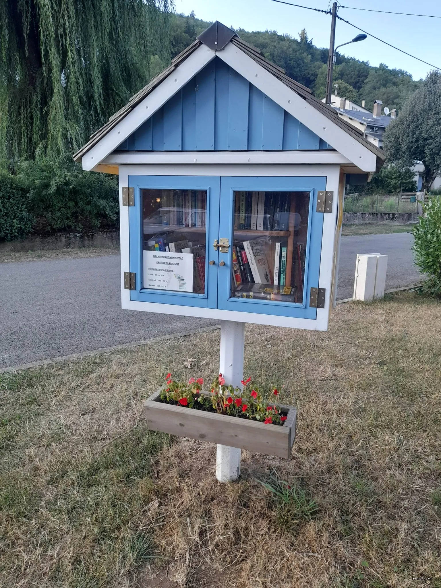 Boîte à livres à Fraisse-sur-Agout | Autor: Flip | Licencja: CC BY-SA 4.0 | Źródło: Wikimedia Commons