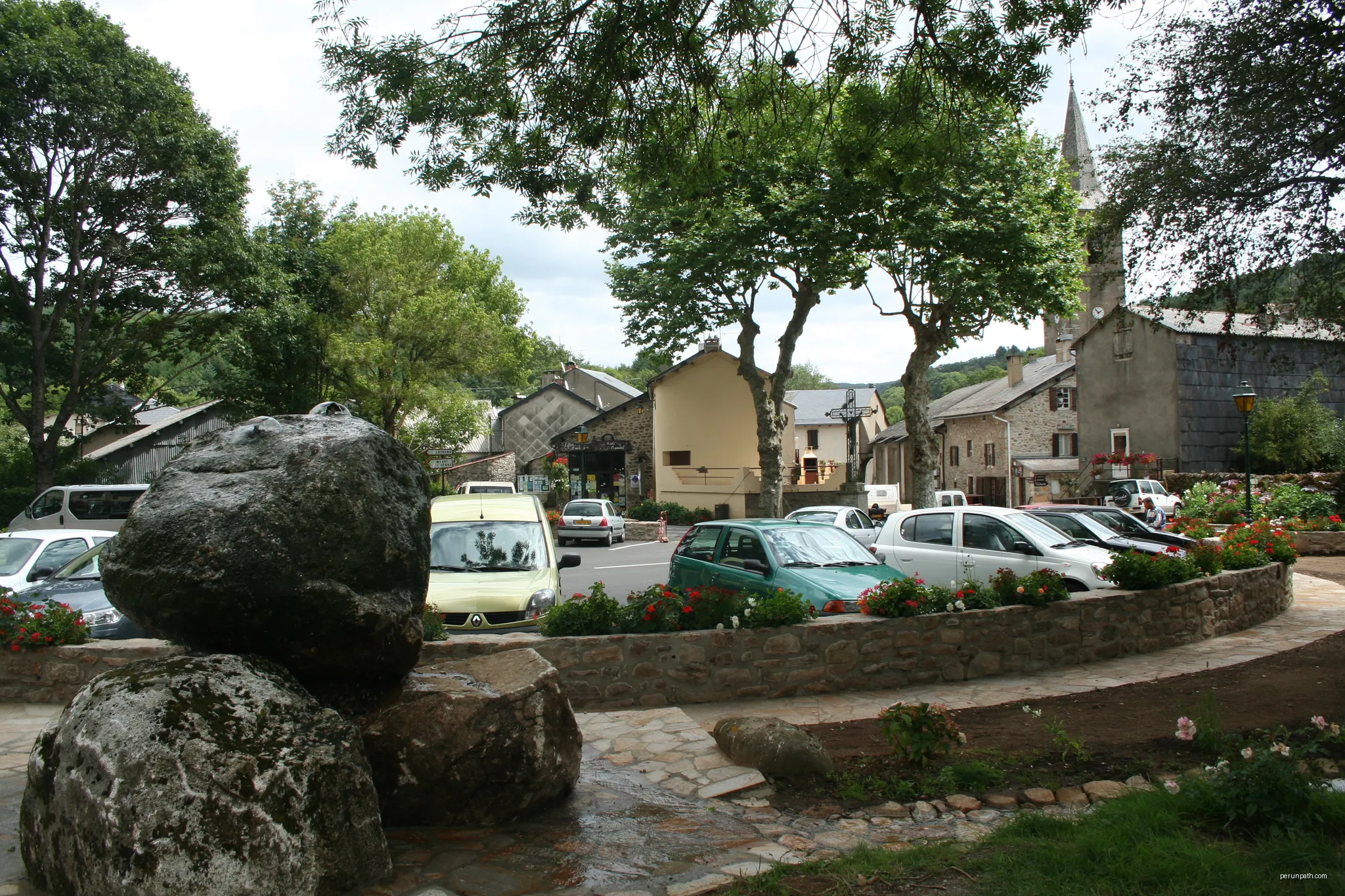 Fraisse-sur-Agout (Hérault) - fontaine. | Autor: Fagairolles 34 | Licencja: CC BY-SA 4.0 | Źródło: Wikimedia Commons