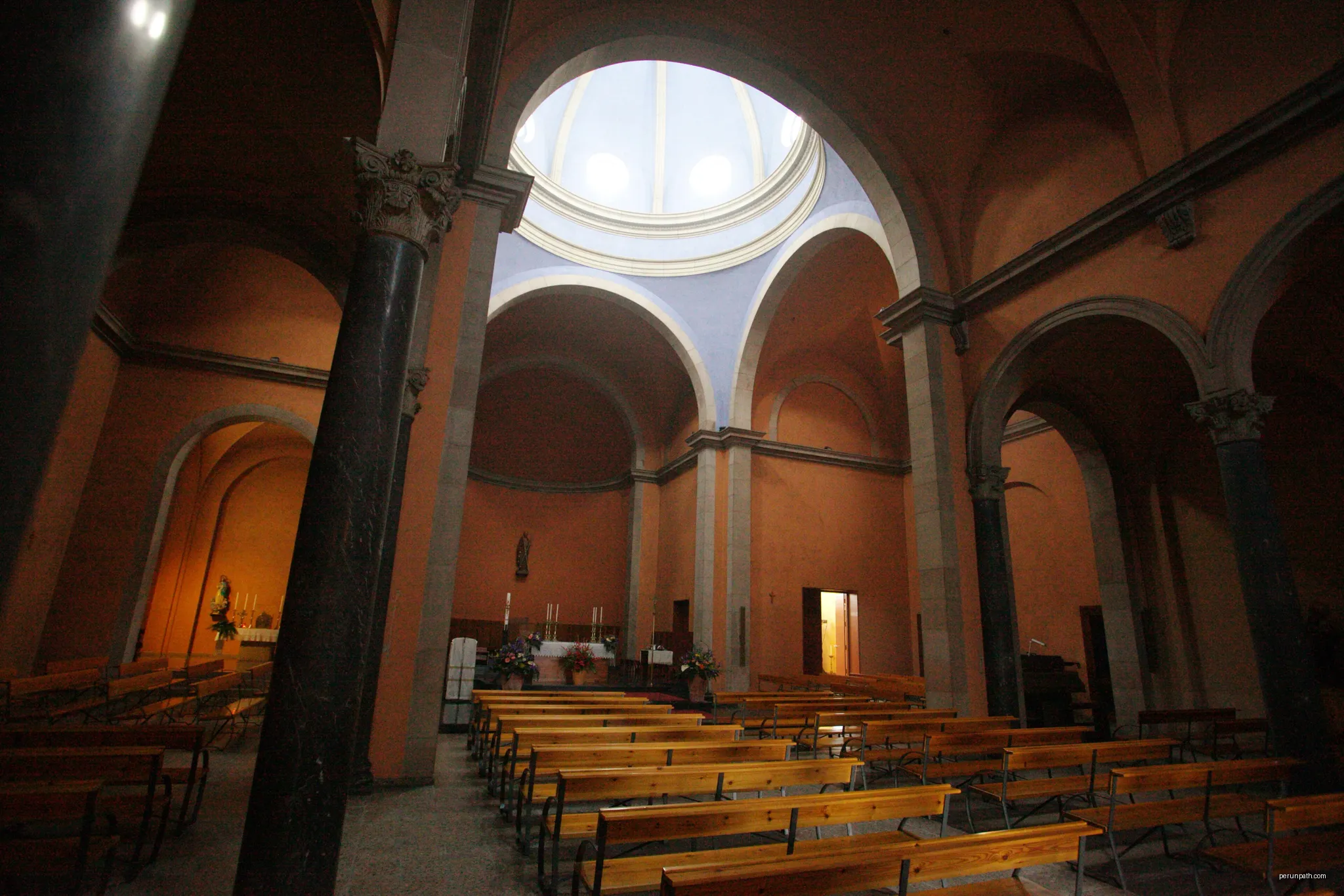 Església de Santa Eulàlia de Corró d'Avall (les Franqueses del Vallès) | Autor: amador (talk) | Licencja: CC BY-SA 3.0 | Źródło: Wikimedia Commons