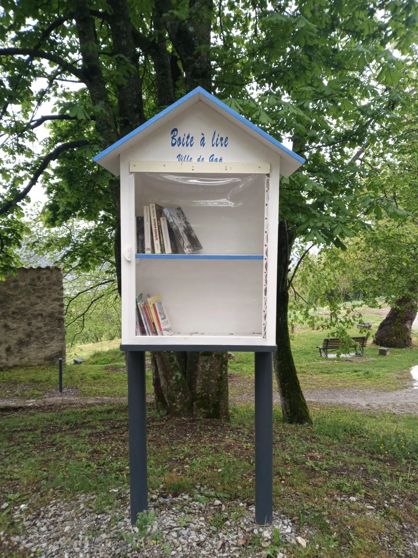 Boîte à livres à Gap | Autor: prine | Licencja: CC BY-SA 4.0 | Źródło: Wikimedia Commons