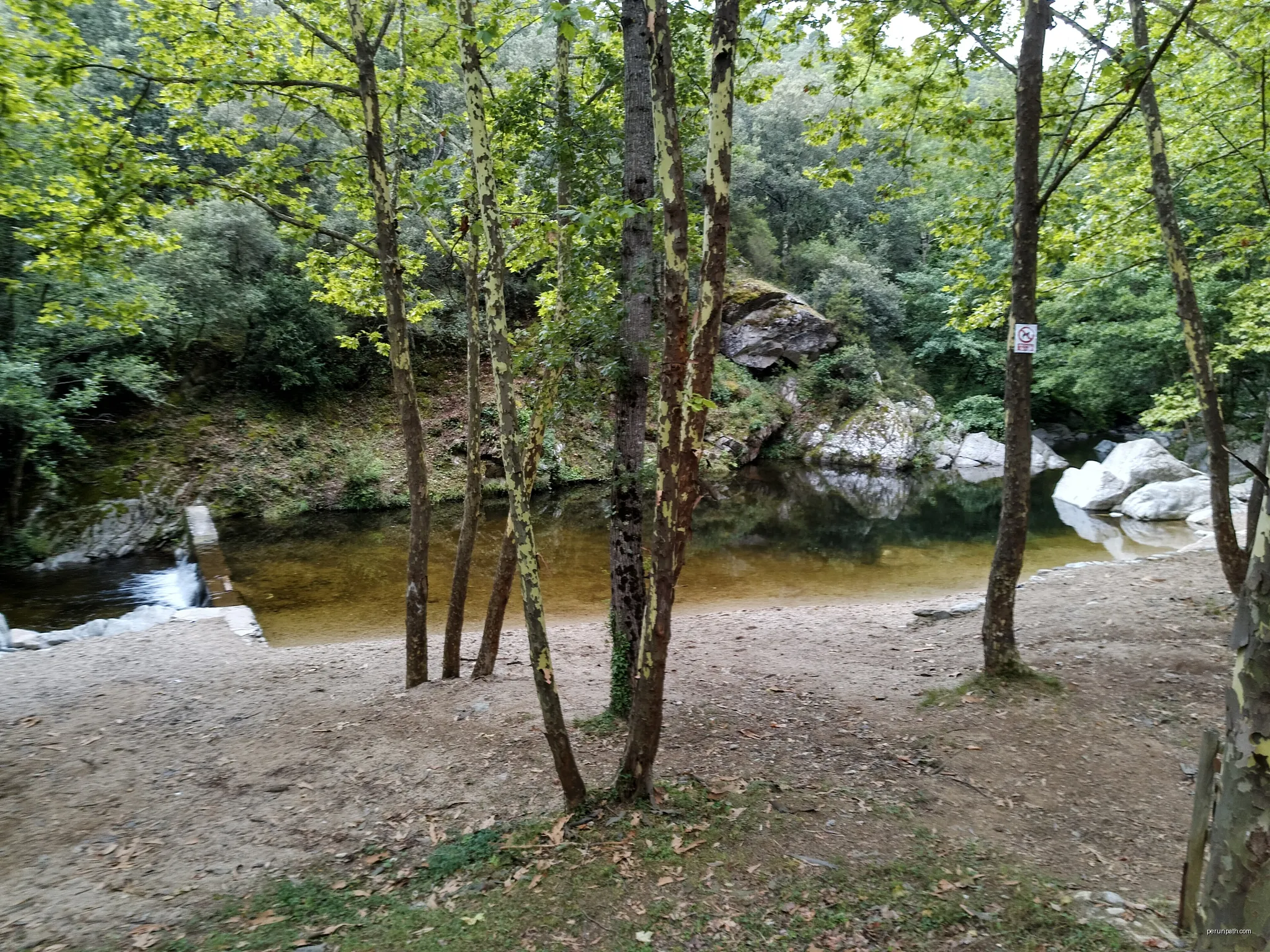 Alta Garrotxa - Massís de les Salines | Autor: Gas Mountain Team | Licencja: CC BY-SA 4.0 | Źródło: Wikimedia Commons