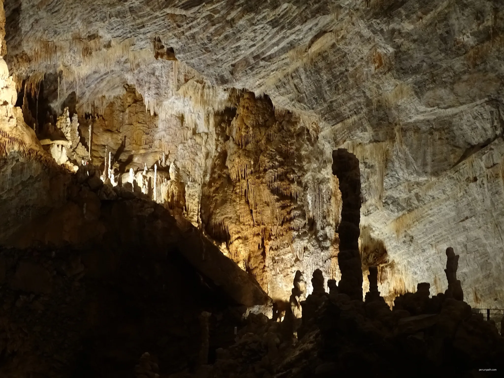 Le Gouffre Géant de Cabrespine ː profondeur de 250 mètres pour un volume de 1 600 000 m³.
Température constante toute l’année à 14°c | Autor: Selmoval | Licencja: CC BY-SA 4.0 | Źródło: Wikimedia Commons