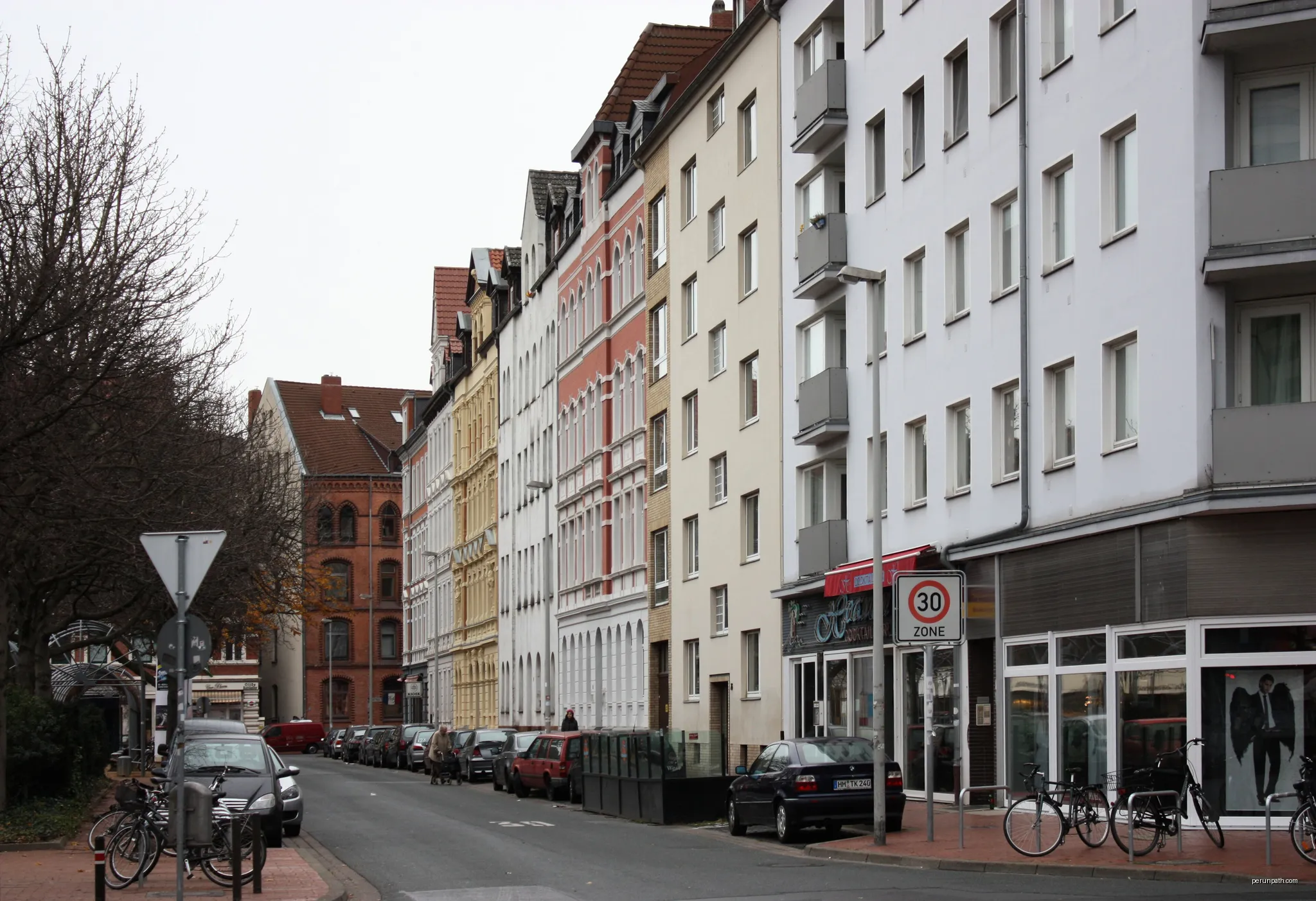 Hanover, the Weißekreuzstraße | Autor: Dguendel | Licencja: CC BY 4.0 | Źródło: Wikimedia Commons