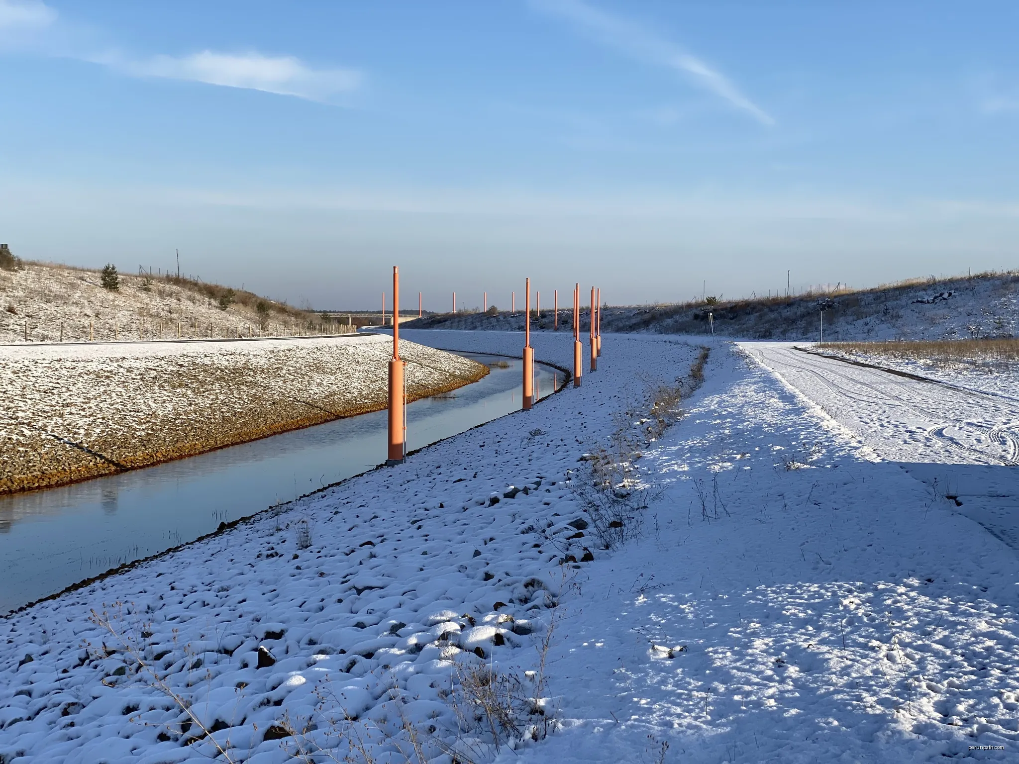 Ilse-Kanal auf der Seite zum Sedlitzer See | Autor: Global Fish | Licencja: CC BY-SA 4.0 | Źródło: Wikimedia Commons