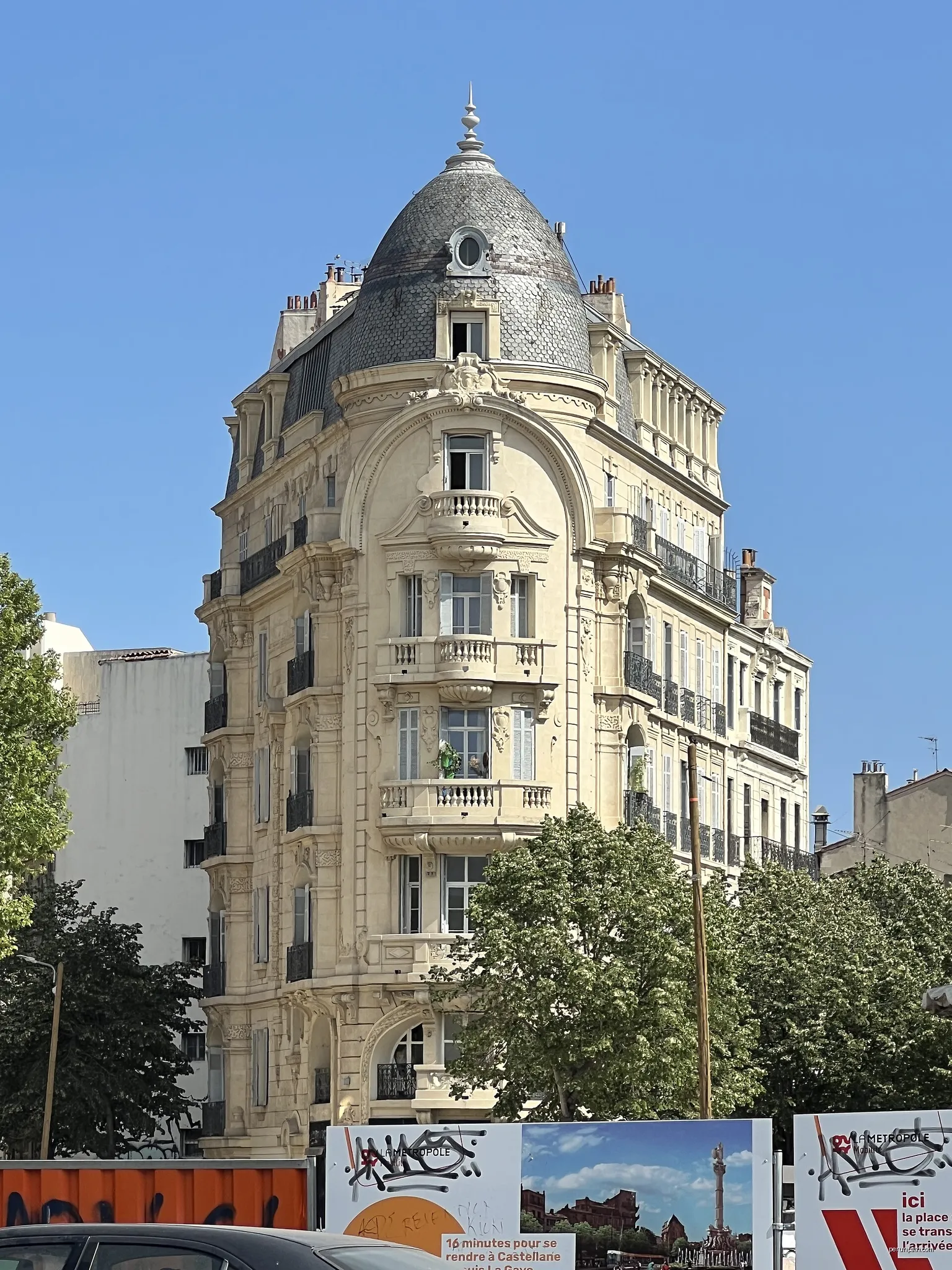 Immeuble, 1 avenue du Prado, Marseille. | Autor: Chabe01 | Licencja: CC BY-SA 4.0 | Źródło: Wikimedia Commons