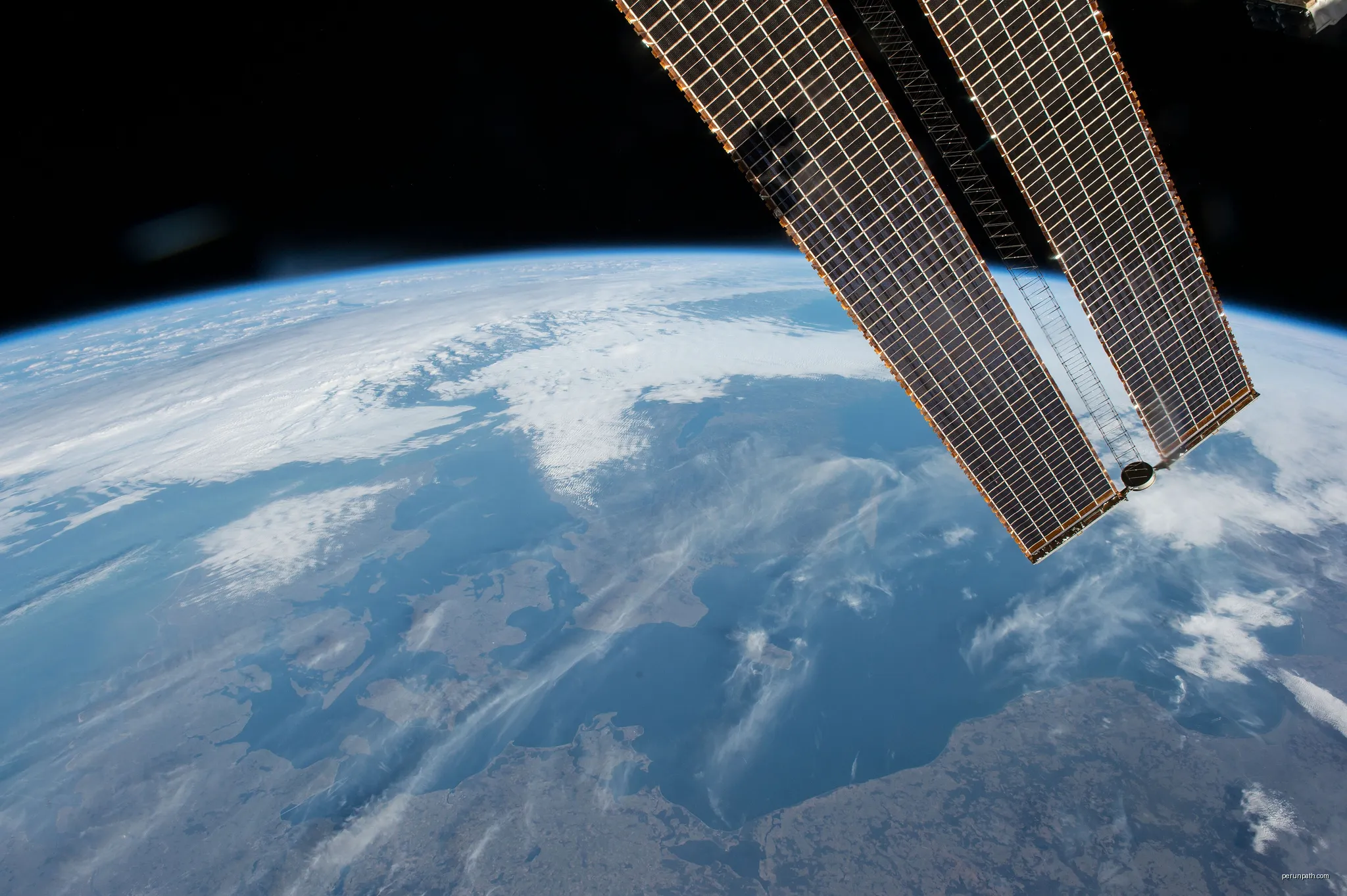 View of Earth taken during ISS Expedition 42. | Autor: Earth Science and Remote Sensing Unit, Lyndon B. Johnson Space Center | Licencja: Public domain | Źródło: Wikimedia Commons