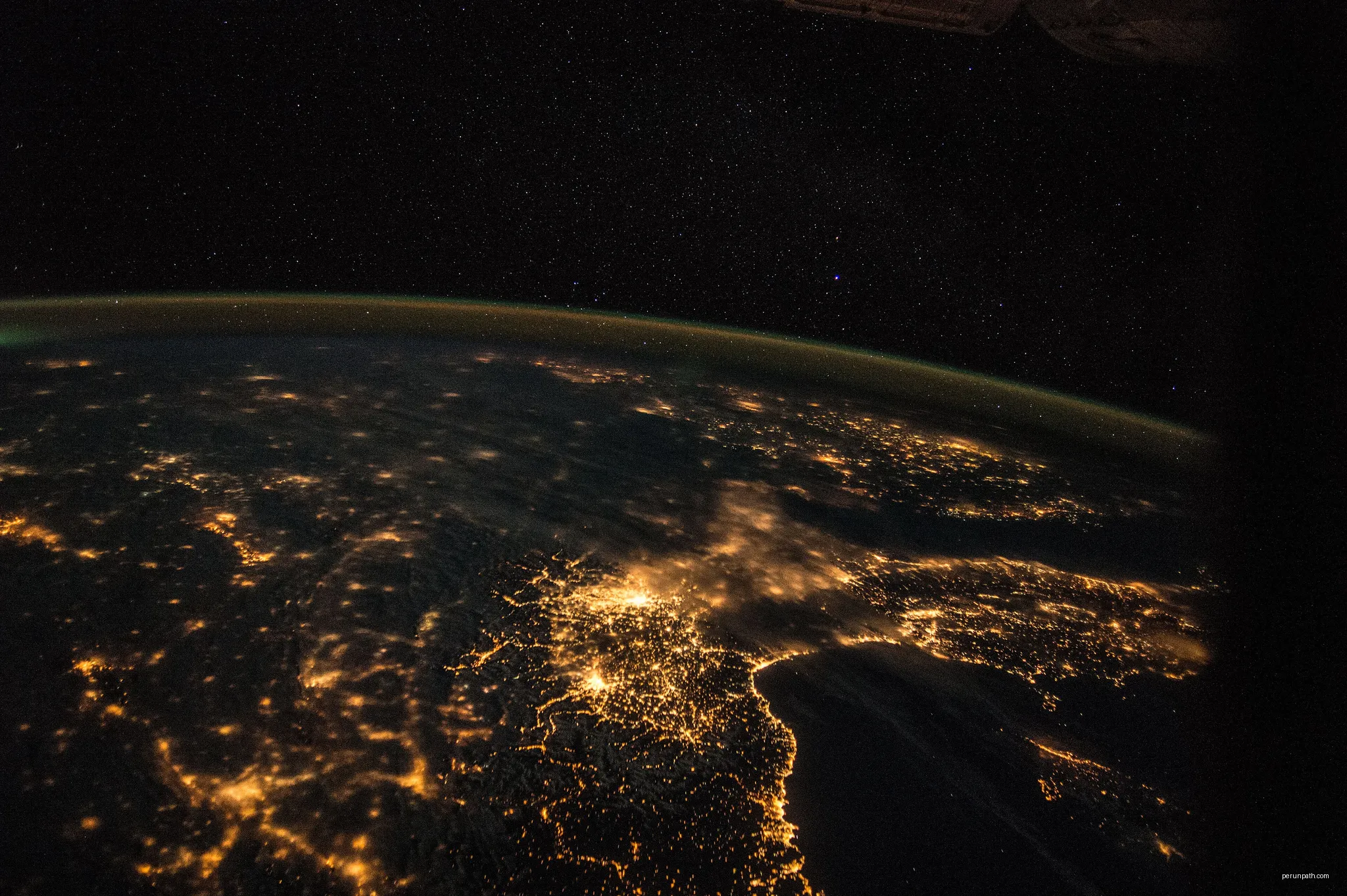 View of Earth taken during ISS Expedition 43. | Autor: Earth Science and Remote Sensing Unit, Lyndon B. Johnson Space Center | Licencja: Public domain | Źródło: Wikimedia Commons