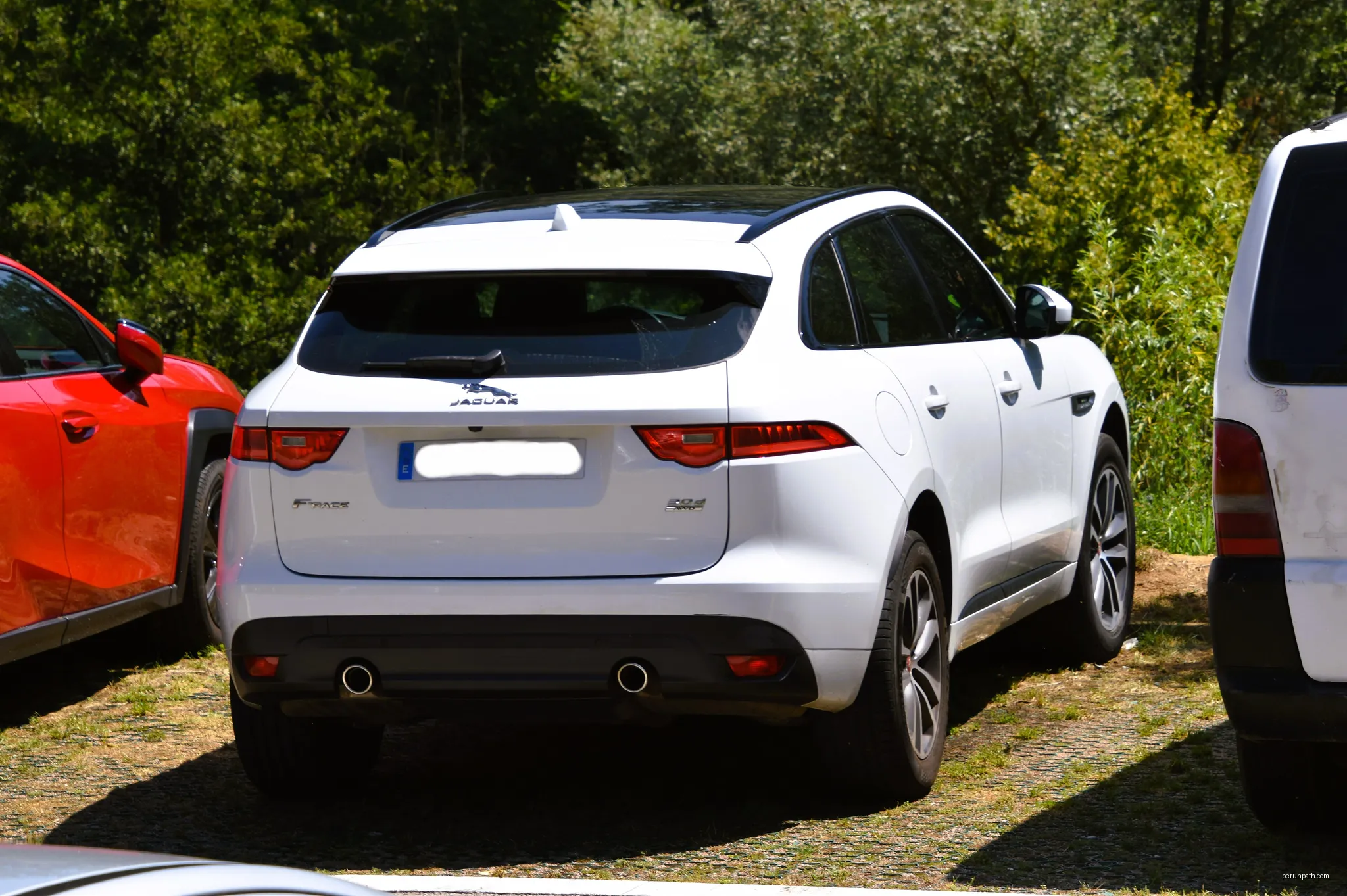 Jaguar F-Pace 20 d AWD (2016) | Autor: Charles from Port Chester, New York | Licencja: CC BY 2.0 | Źródło: Wikimedia Commons