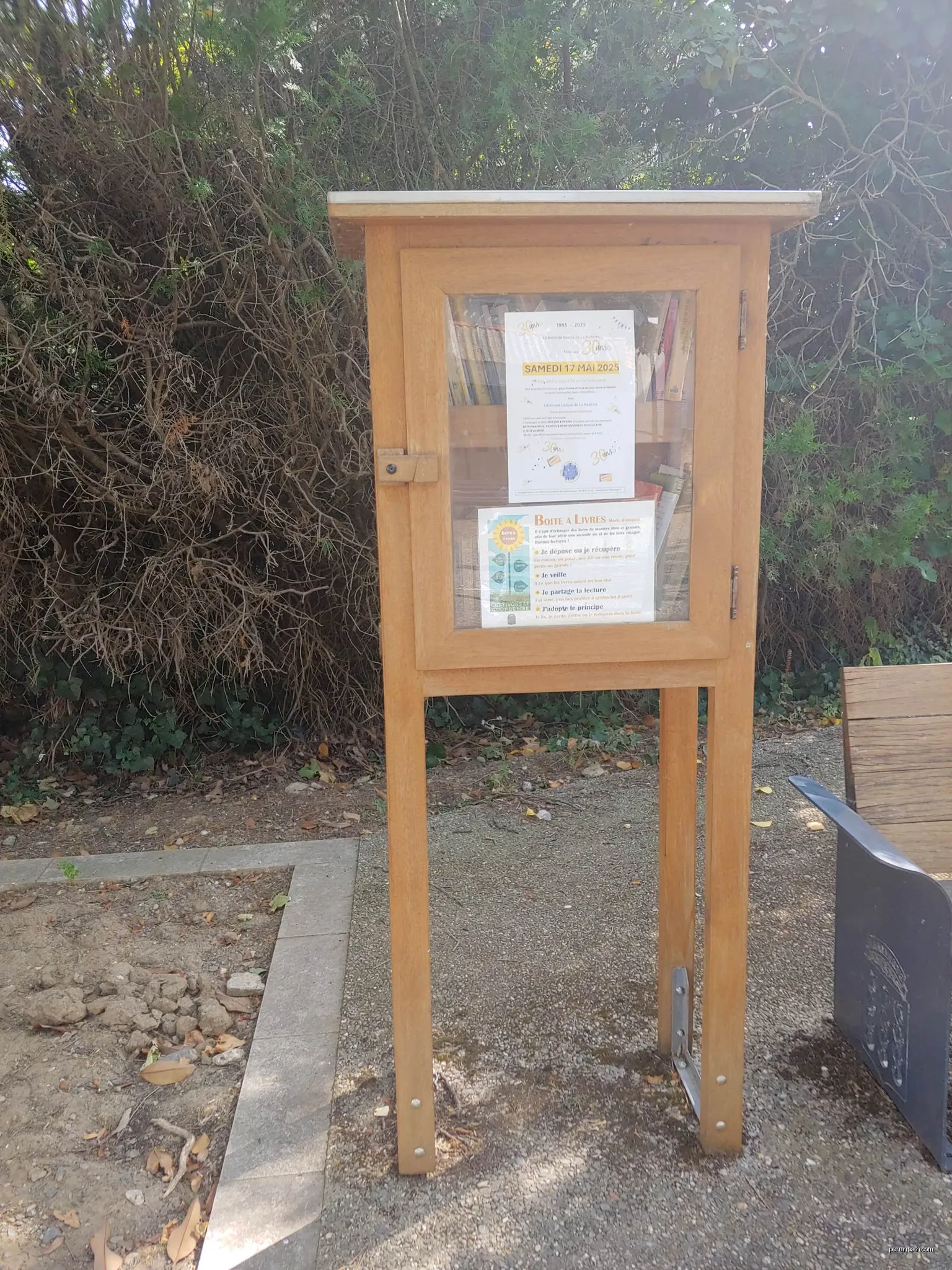 Boîte à livres à La Redorte | Autor: AnonymousUnknown author | Licencja: CC BY-SA 4.0 | Źródło: Wikimedia Commons