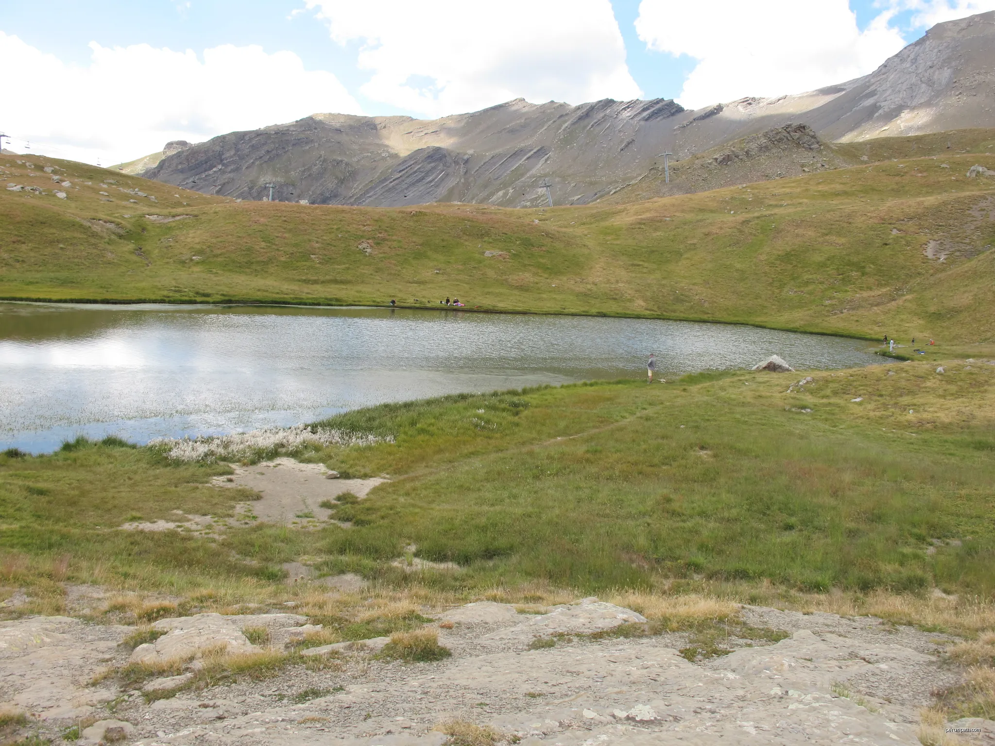 Le lac des Estaris depuis le sommet du Drouvet