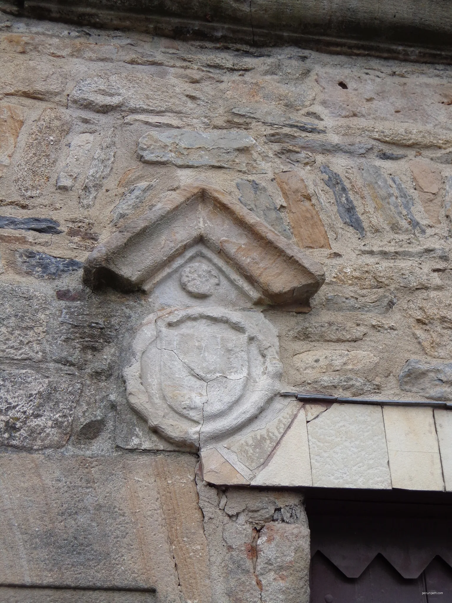 Lacaune (Tarn) - maison de Barrau de Muratel - détail : armes | Autor: Fagairolles 34 | Licencja: CC BY-SA 4.0 | Źródło: Wikimedia Commons