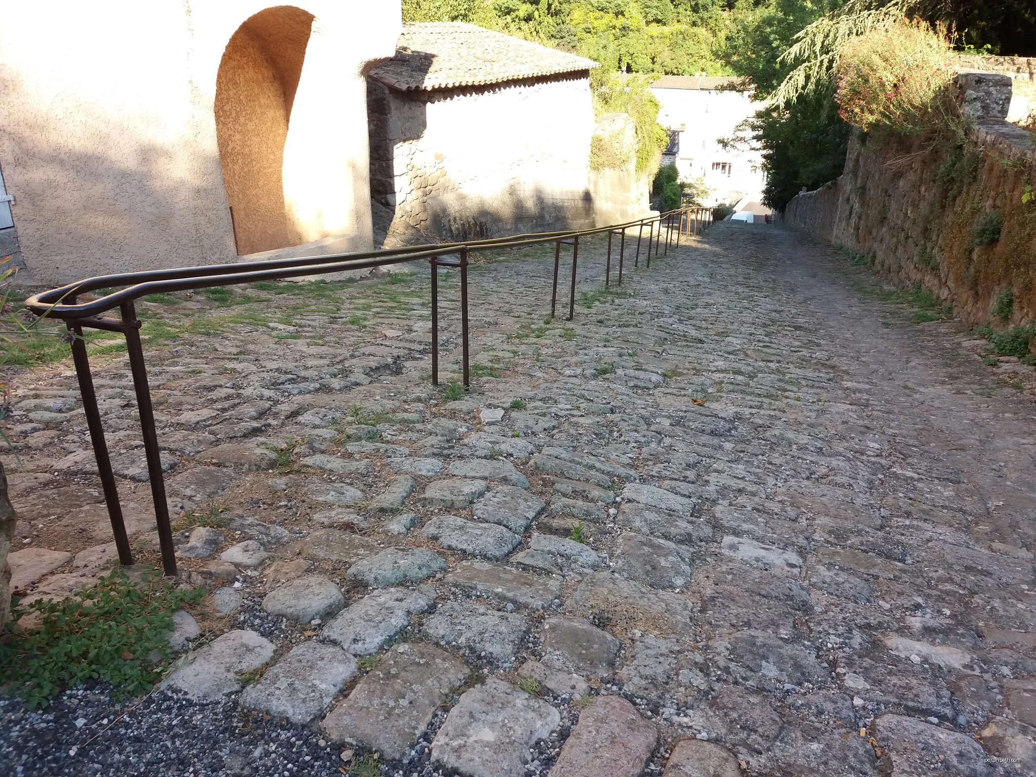 Largentière OT - Place de l'église