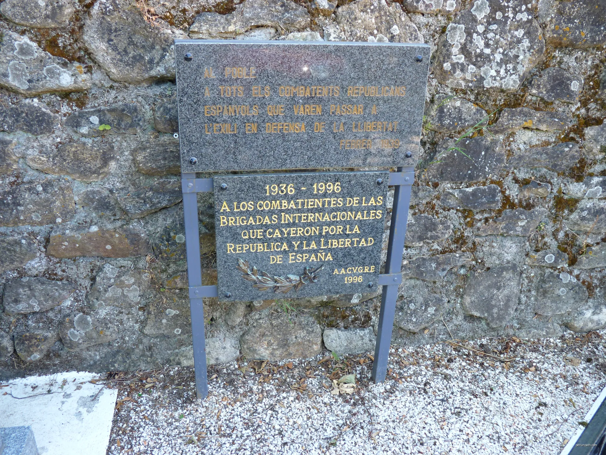 Mémorial dédié aux républicains espagnols, Las Illas (Pyrénées-Orientales, Languedoc Roussillon, France) | Autor: Bertrand GRONDIN  → (Talk) | Licencja: CC BY-SA 3.0 | Źródło: Wikimedia Commons