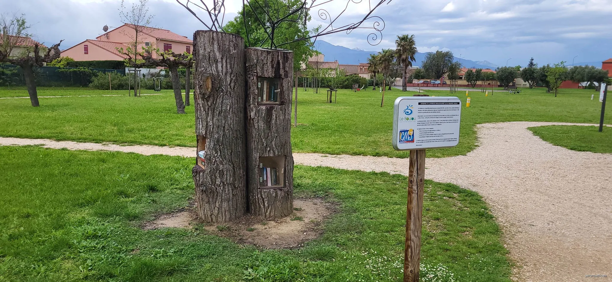 Boîte à livres à Le Boulou | Autor: Jairoulak | Licencja: CC BY-SA 4.0 | Źródło: Wikimedia Commons