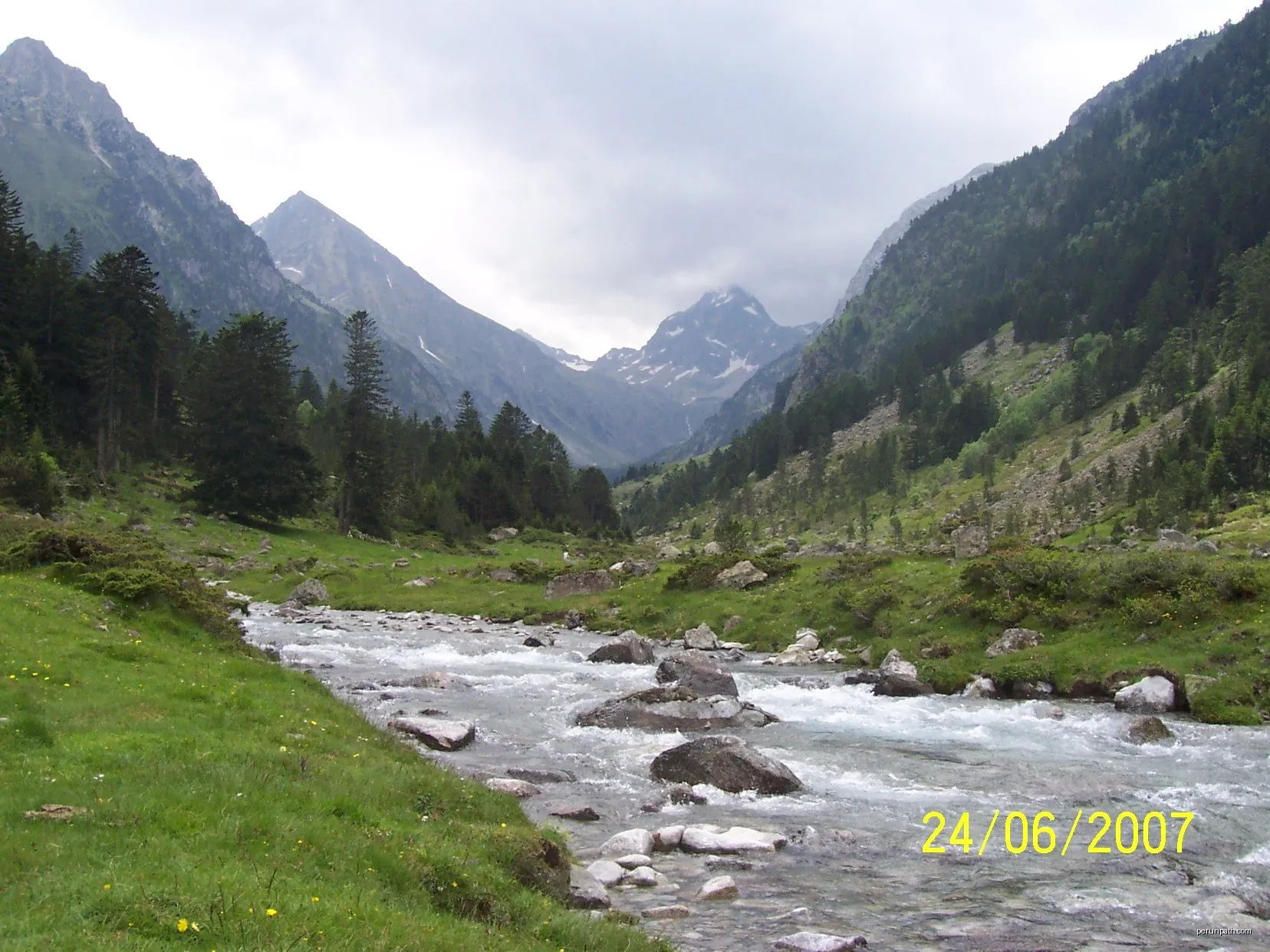 Refuge et Lac d'Estom
