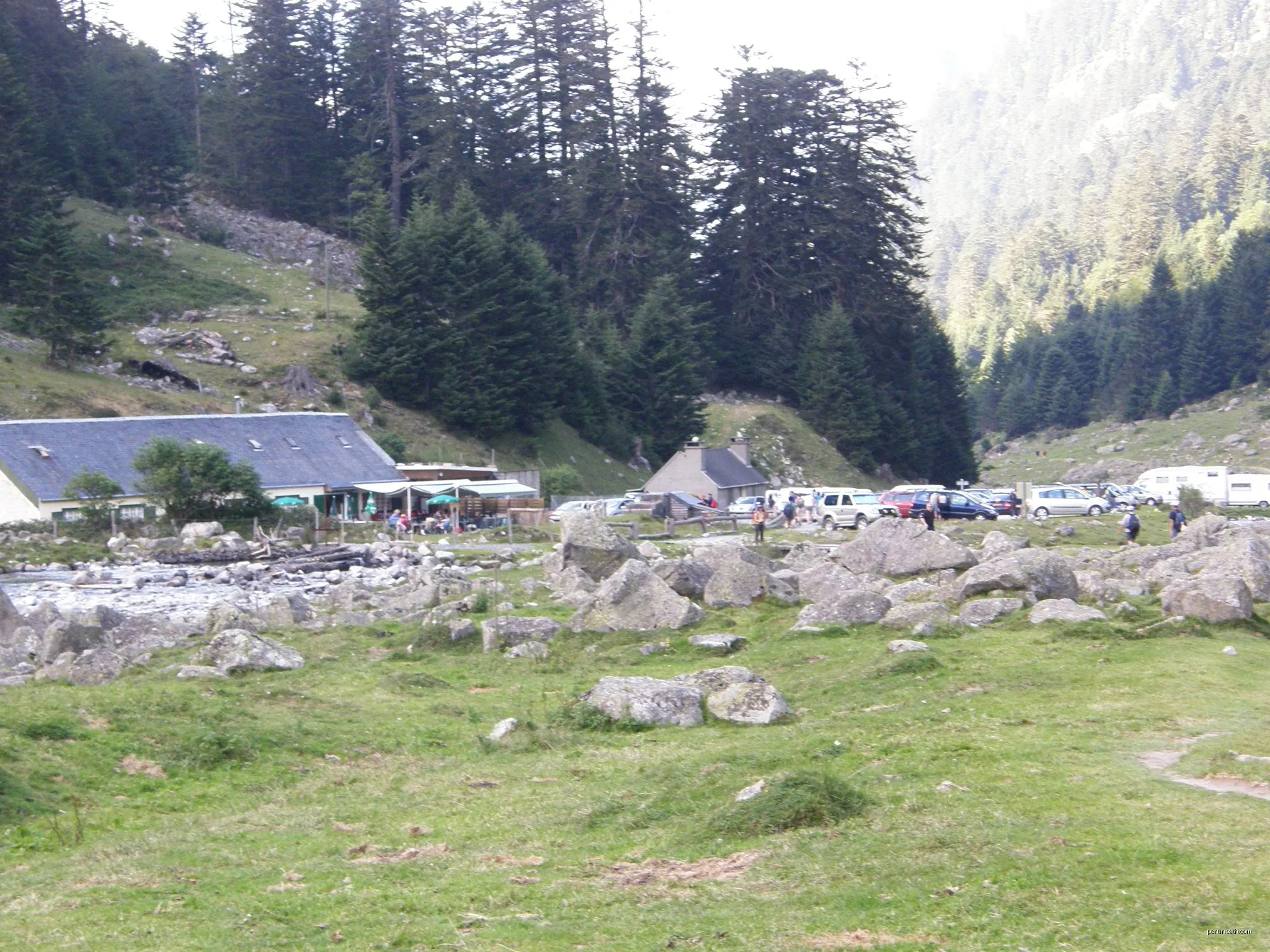 Refuge et Lac d'Estom