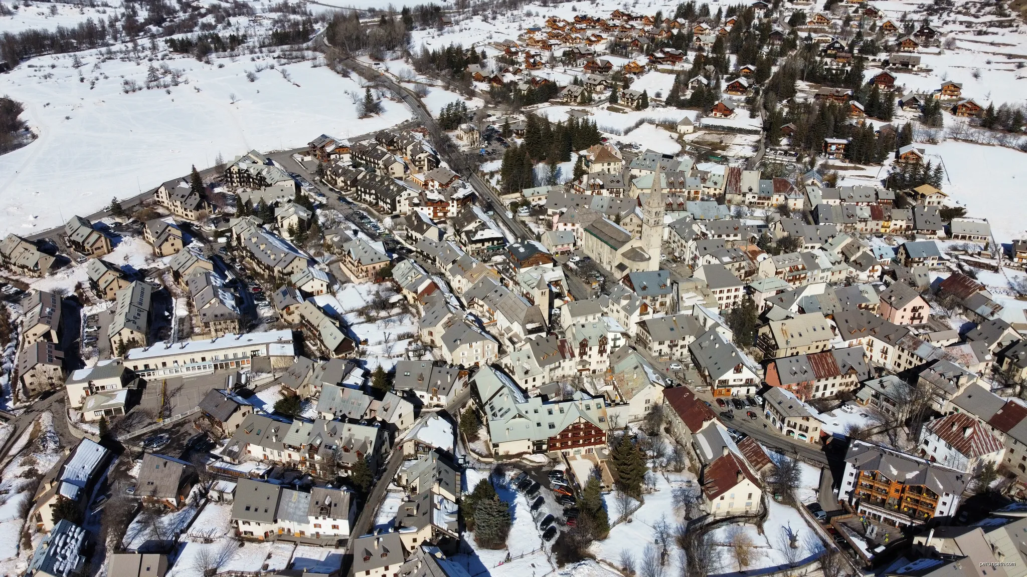 Le Monetier les Bains - Village 
Photo by Paul G. | Autor: Paul.genix | Licencja: CC BY-SA 4.0 | Źródło: Wikimedia Commons