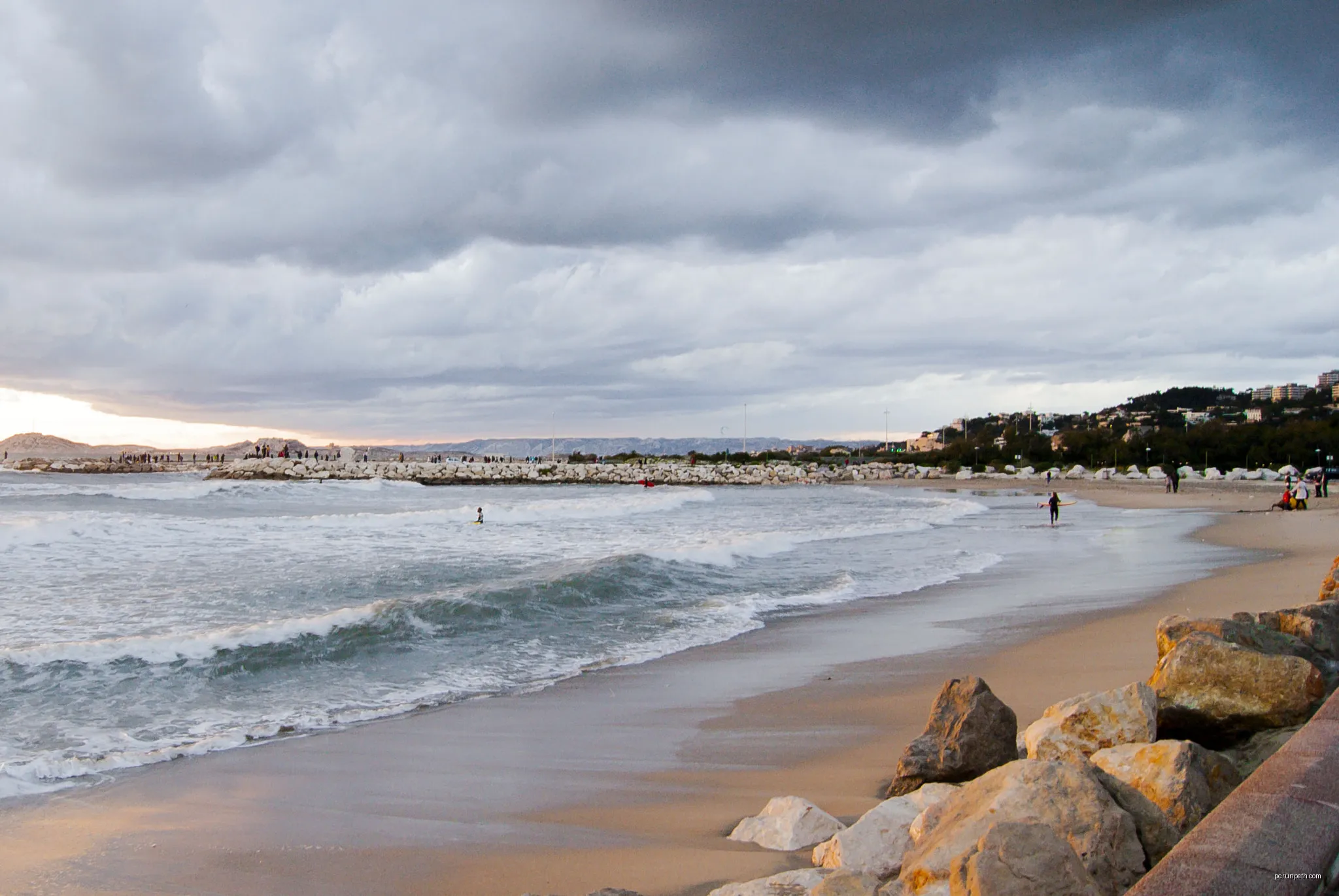 500px provided description: SONY DSC [#marseille ,#plage ,#prado] | Autor: José Sáez | Licencja: CC BY-SA 3.0 | Źródło: Wikimedia Commons